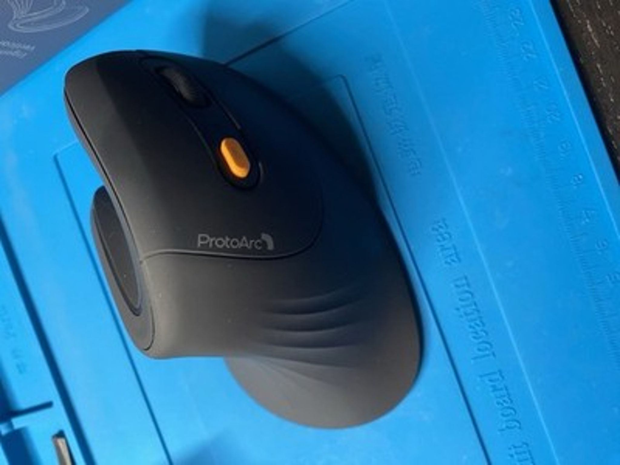 ProtoArc EM11 NL Wireless Optical Vertical Mouse Ergonomic Adjustable DPI Black