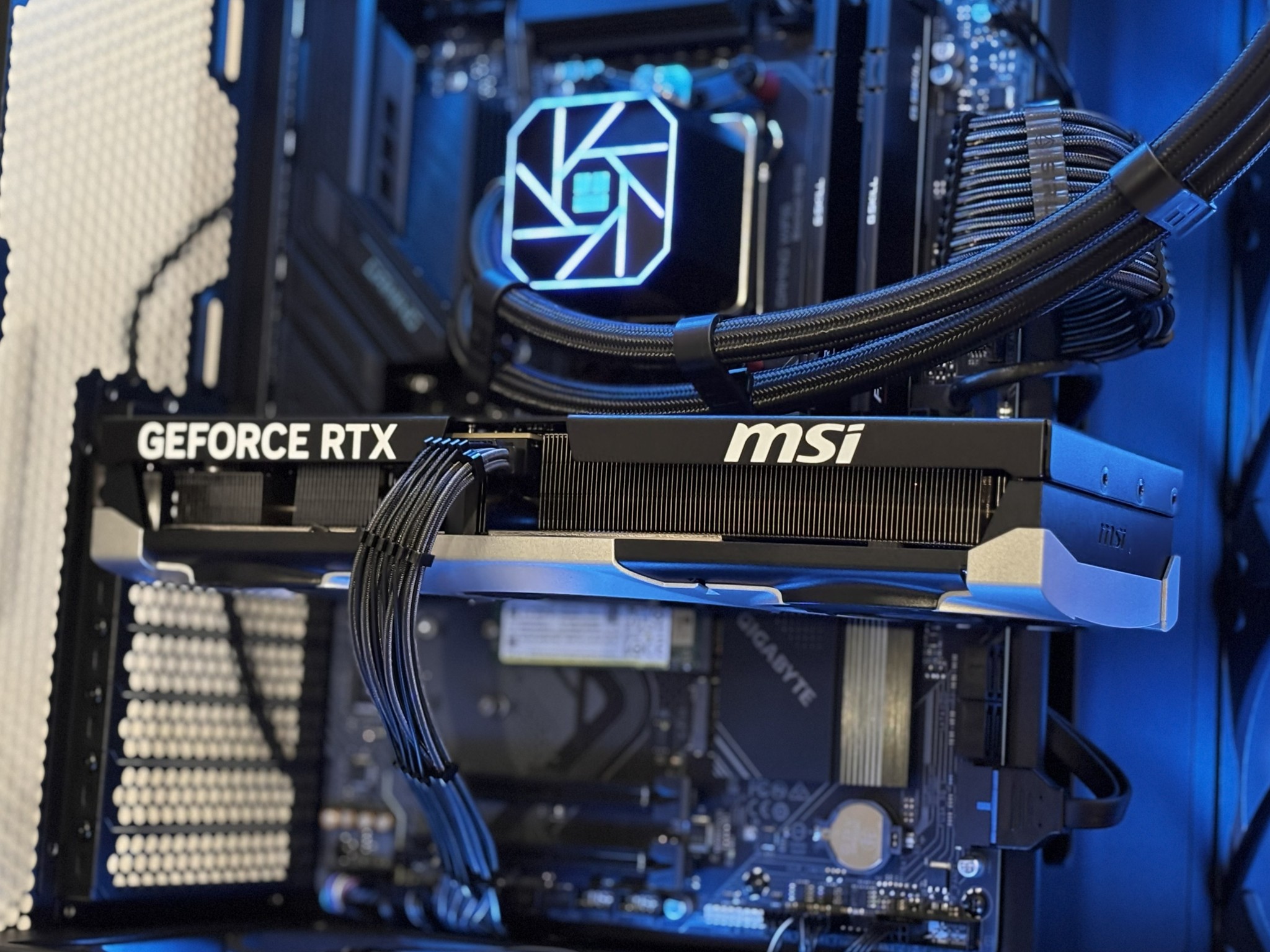 🖤⚡️ RTX 5070 | Ryzen 5 7600X3D | 32GB DDR5 | 1TB NVMe | Wifi |