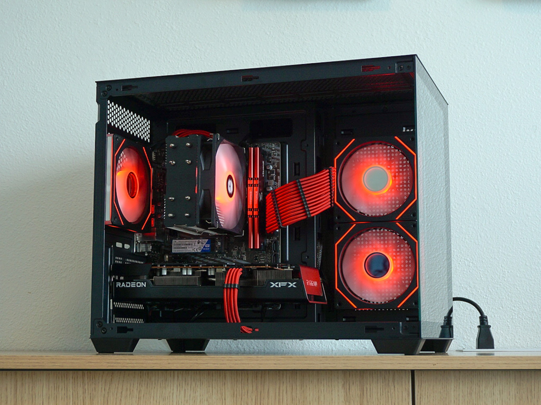 RRX - Ryzen 7 3700X / 16GB RAM DDR4 / RX 6600XT 8GB / 1TB NVMe SSD