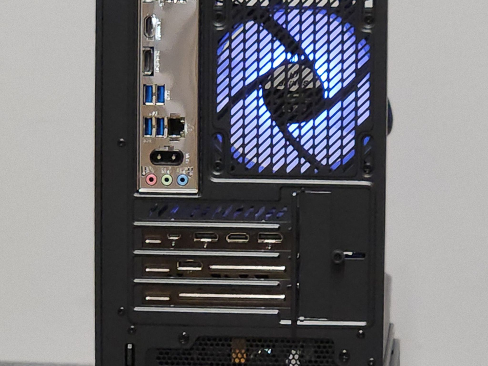RTX 2080 Super 8GB | Ryzen 5 5600X | Liquid Cooled| 32GB DDR4 | 512GB SSD | Gaming PC