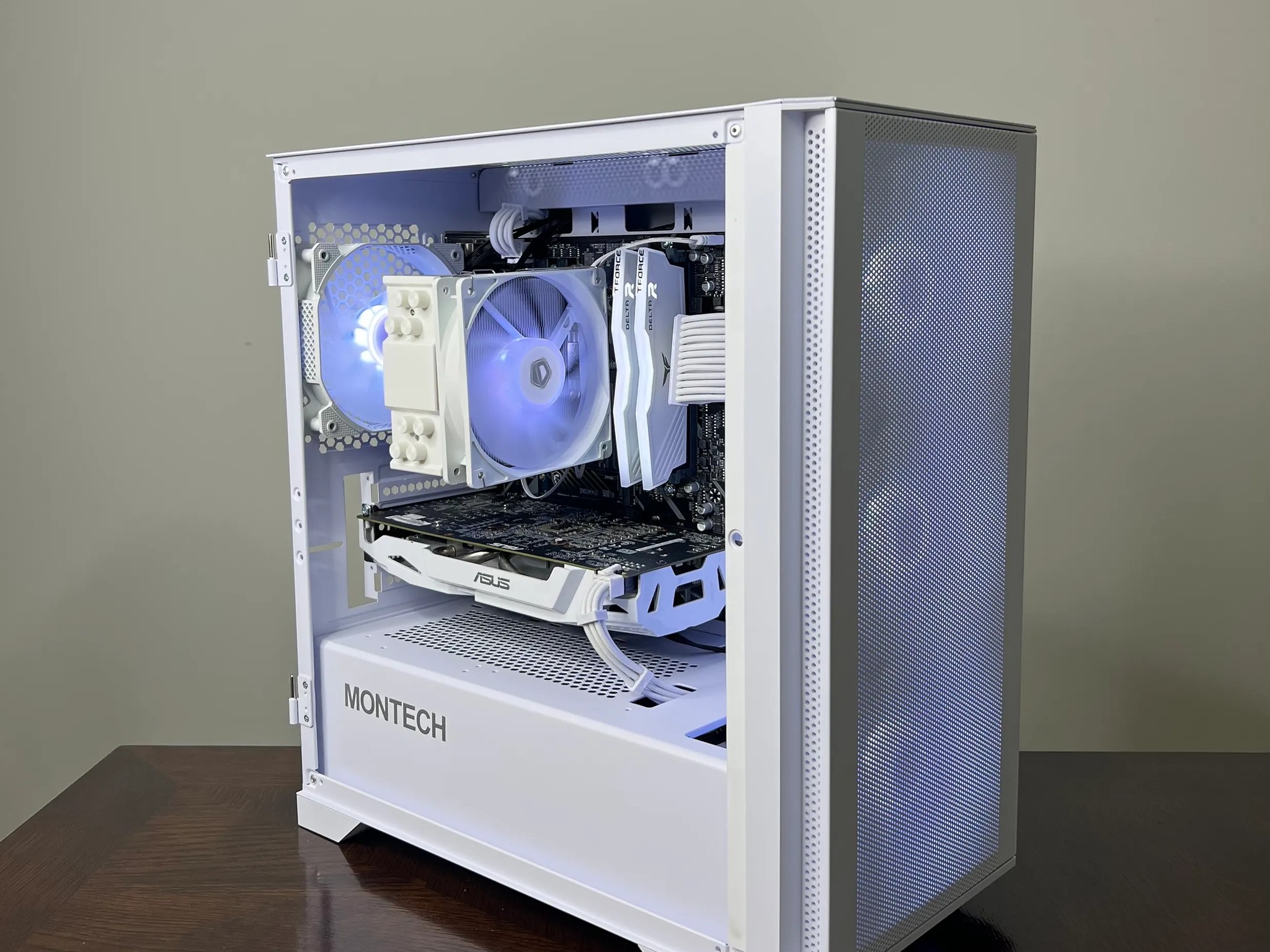 ⚪❄️ Ryzen 5 3600 | GTX 1060 6GB 🧊| 16GB Ram 🧊| 512GB Gen4 NVME ❄️Custom White PC ⚪