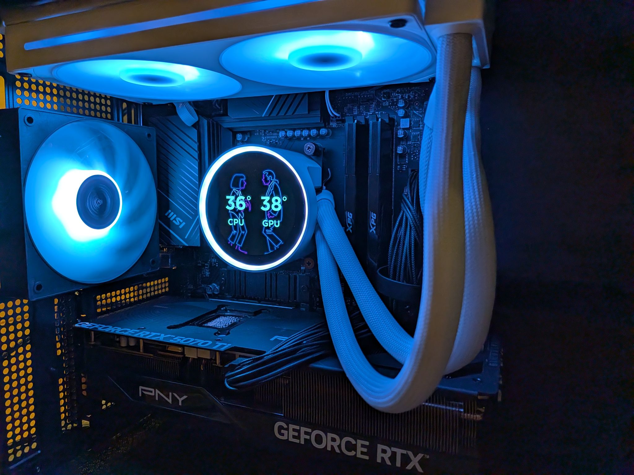 4K Tuxedo - RTX 5070 Ti, Ryzen 7 9800X3D, 32 GB DDR5, 2 TB Gen 4 NVME, RGB, Liquid Cooled