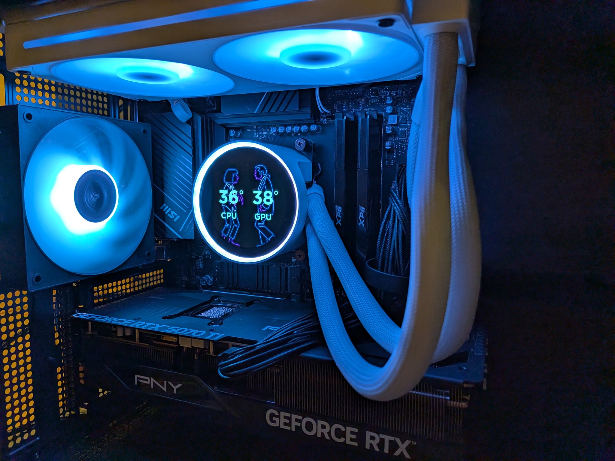 4K Tuxedo - RTX 5070 Ti, Ryzen 7 9800X3D, 32 GB DDR5, 2 TB Gen 4 NVME, RGB, Liquid Cooled