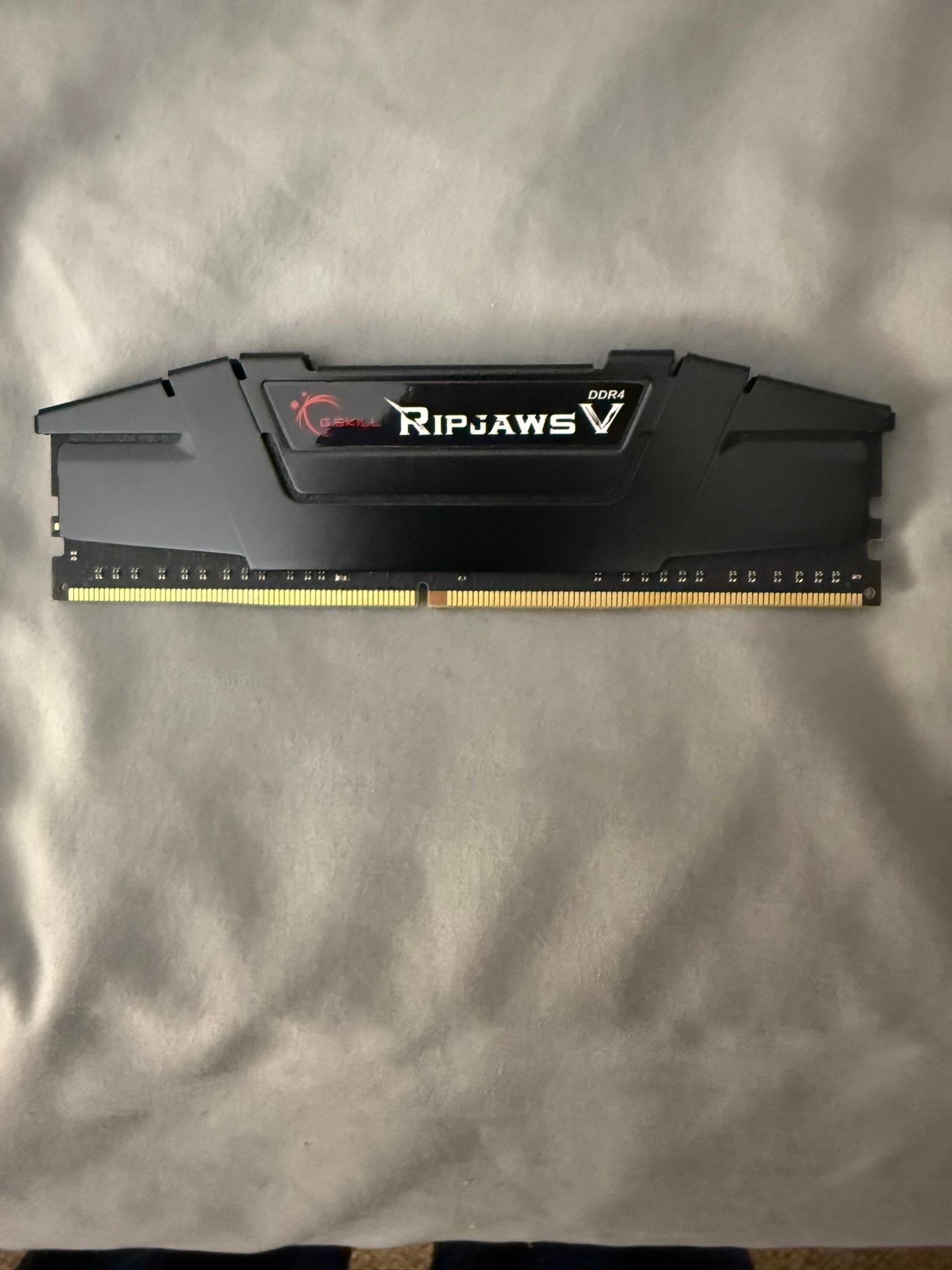 G.SKILL Ripjaws Series 16GB (2 x 8GB) 260-Pin DDR4-3200