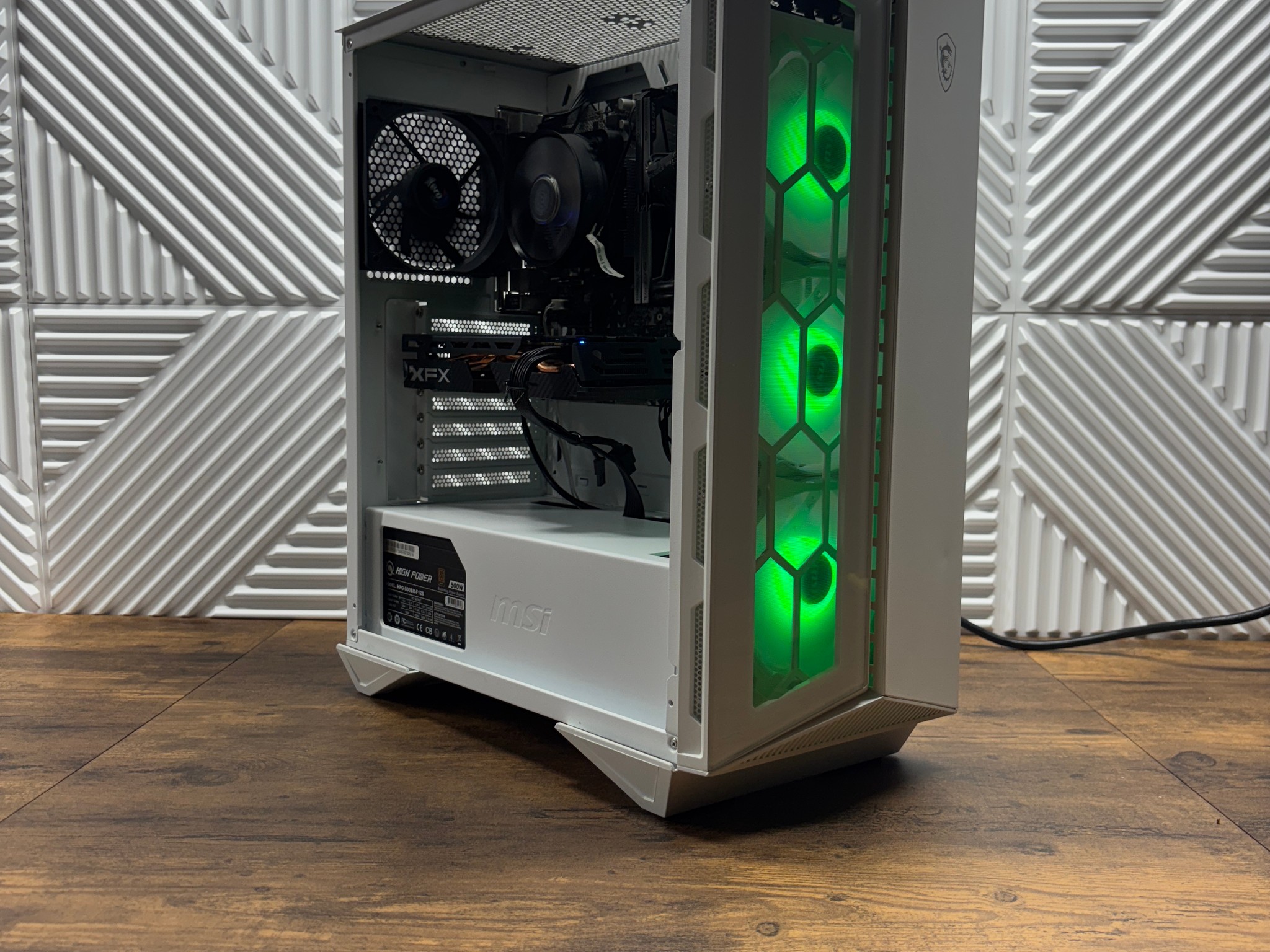 White RGB Gaming PC | Ryzen 7 2700X | RX 580 8GB | 16GB RAM | 2.24TB Storage SSD + HDD