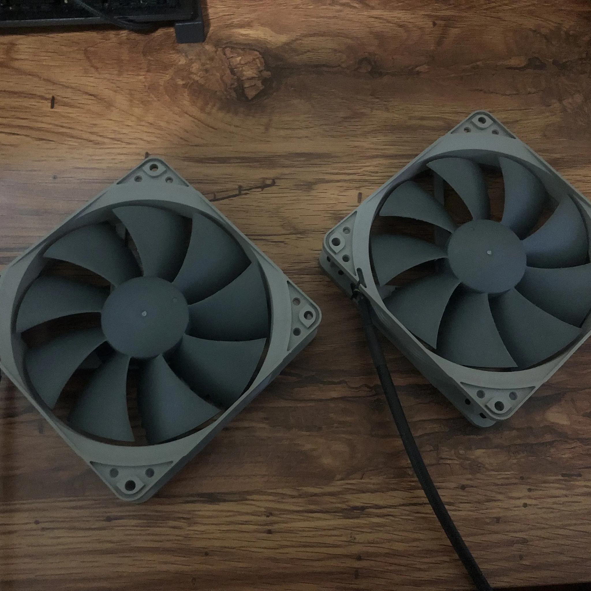 Corsair H100i Pro RGB XT + 2 Noctua Redux 120mm Fans