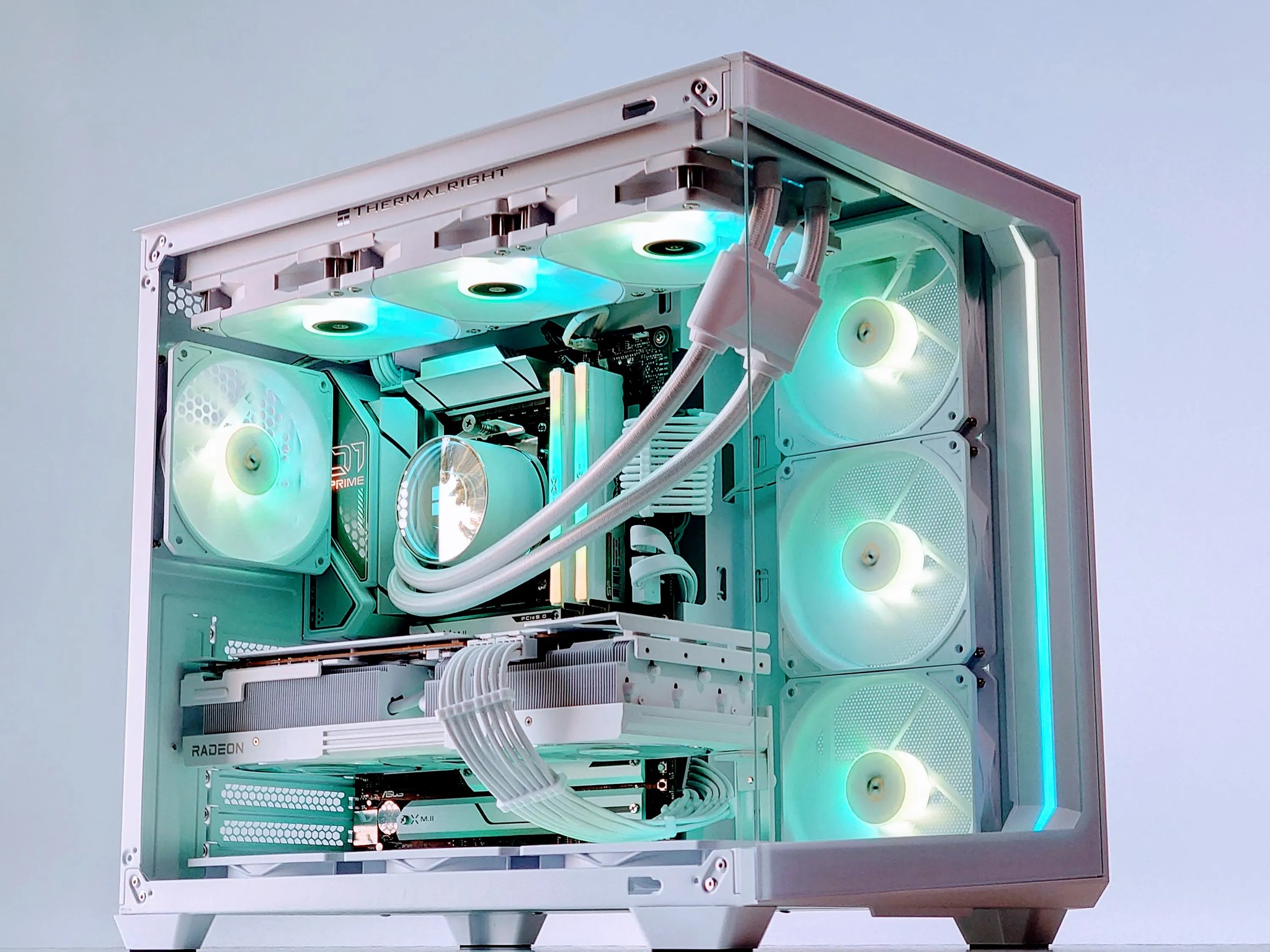 ❄️🤍🐻‍❄️Artic⚪AMD RX 7900 XT 20GB⚪AMD Ryzen 7 7700⚪32GB DDR5⚪2TB NVME