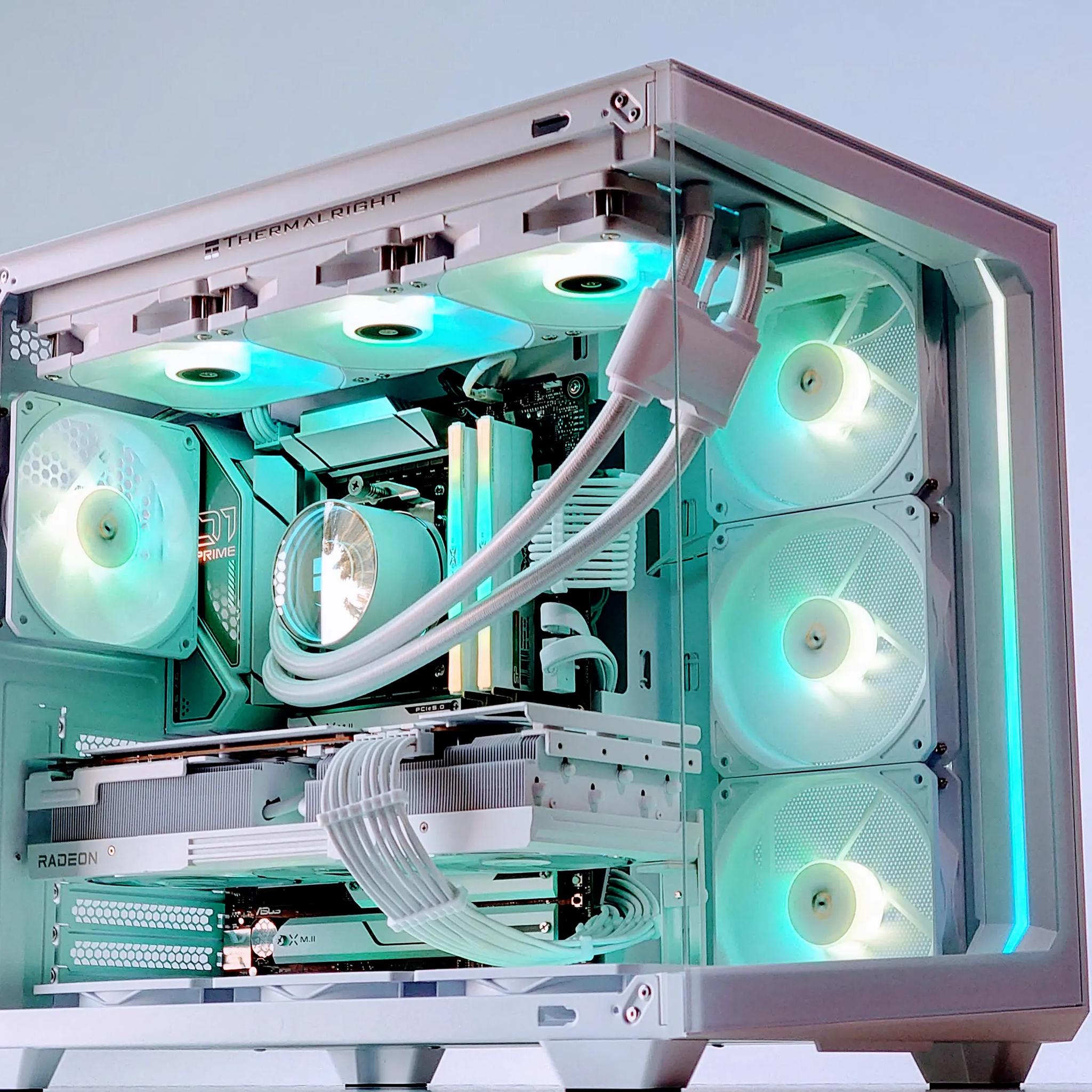❄️🤍🐻‍❄️Artic⚪AMD RX 7900 XT 20GB⚪AMD Ryzen 7 7700⚪32GB DDR5⚪2TB NVME