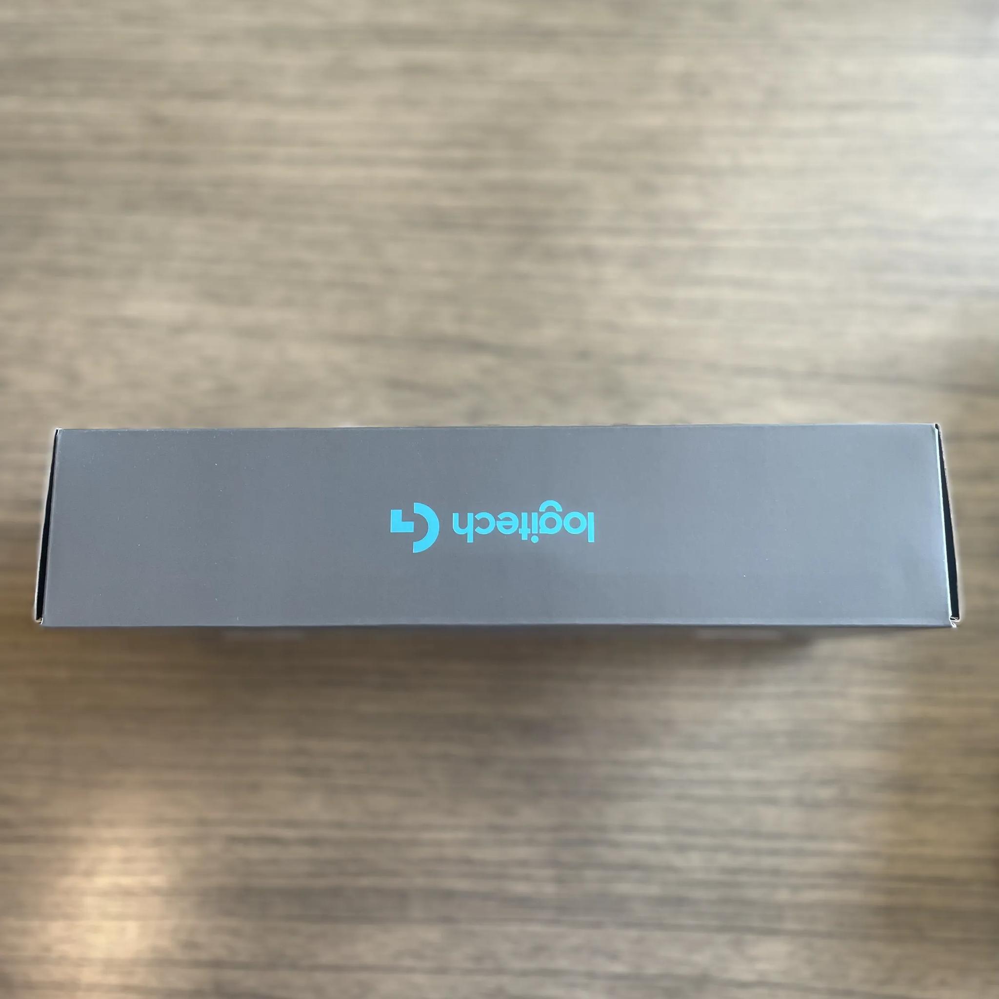 Logitech G CLOUD Handheld Portable Gaming Console 1080P 7-Inch Touchscreen