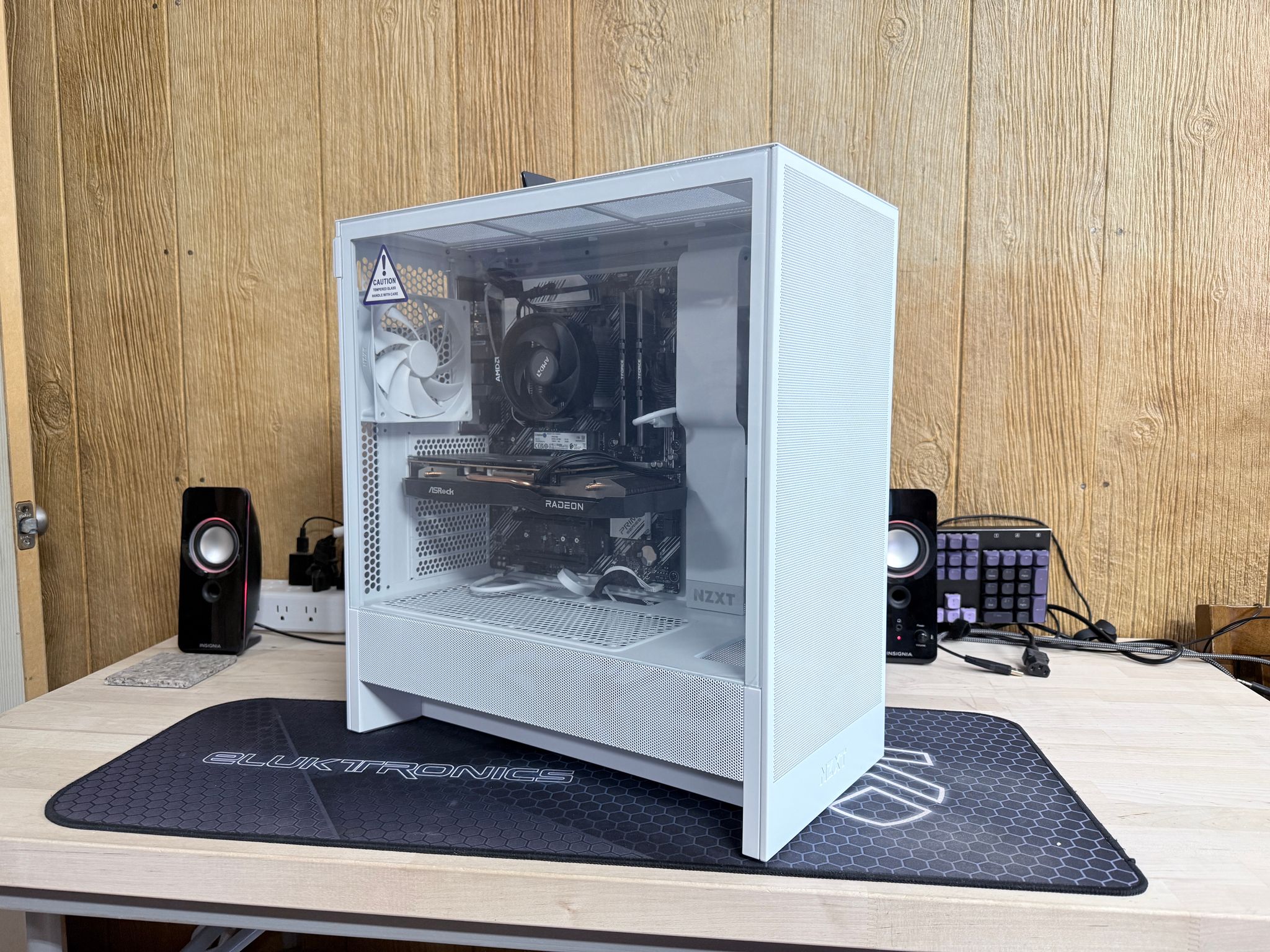 AMD Ryzen 3700X, 16GB, 1TB, Radeon RX 6600 XT 8GB - Beautiful Custom Built Gaming PC, Ready to go!