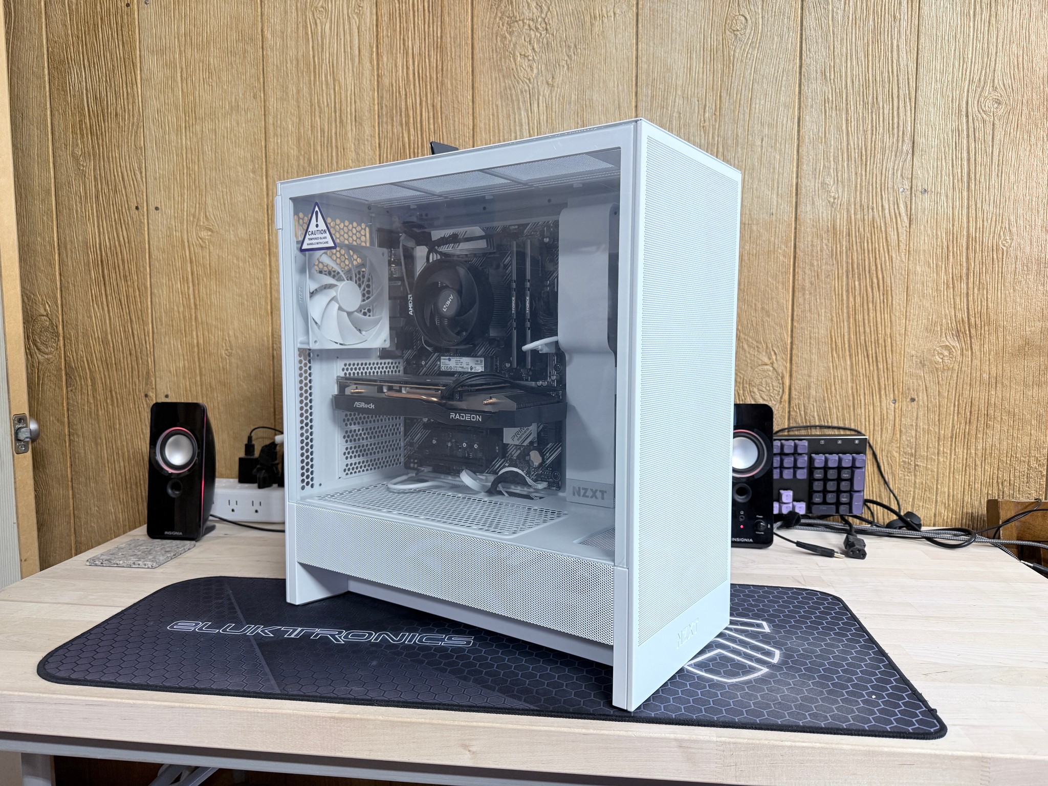 AMD Ryzen 3700X, 16GB, 1TB, Radeon RX 6600 XT 8GB - Beautiful Custom Built Gaming PC, Ready to go!