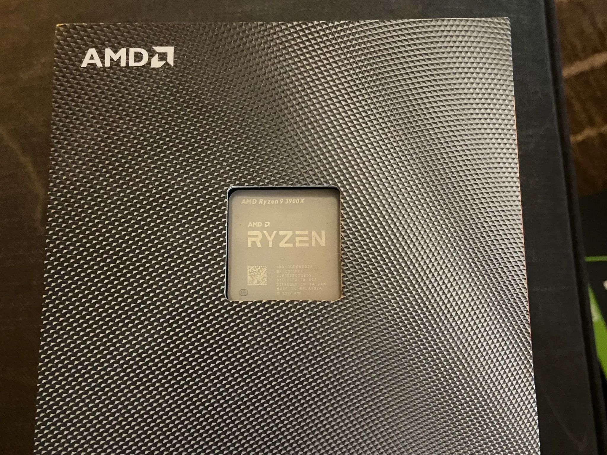 Ryzen 9 3900X 12 Cores AM4 with stock cooler