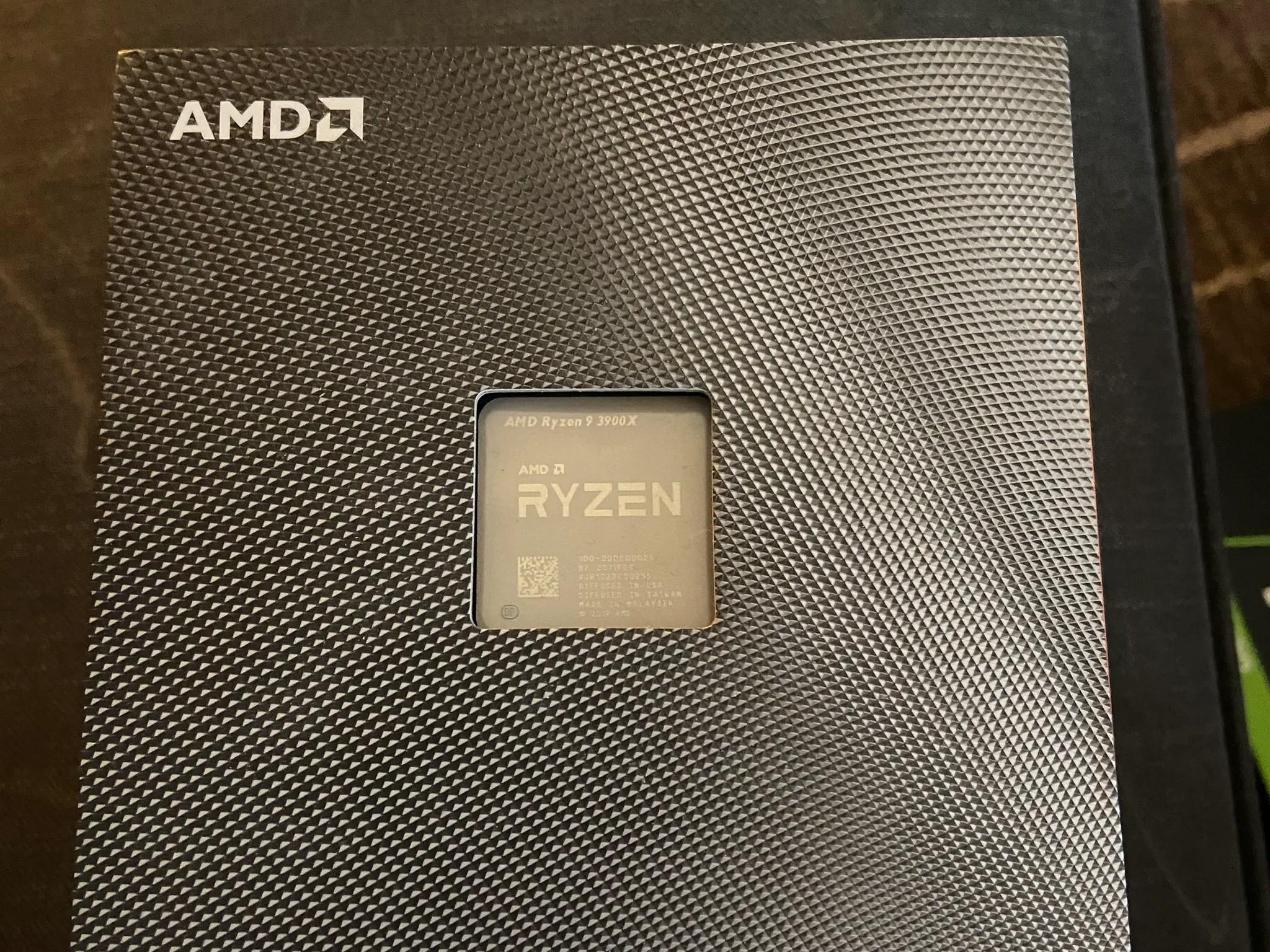 Ryzen 9 3900X 12 Cores AM4 with stock cooler