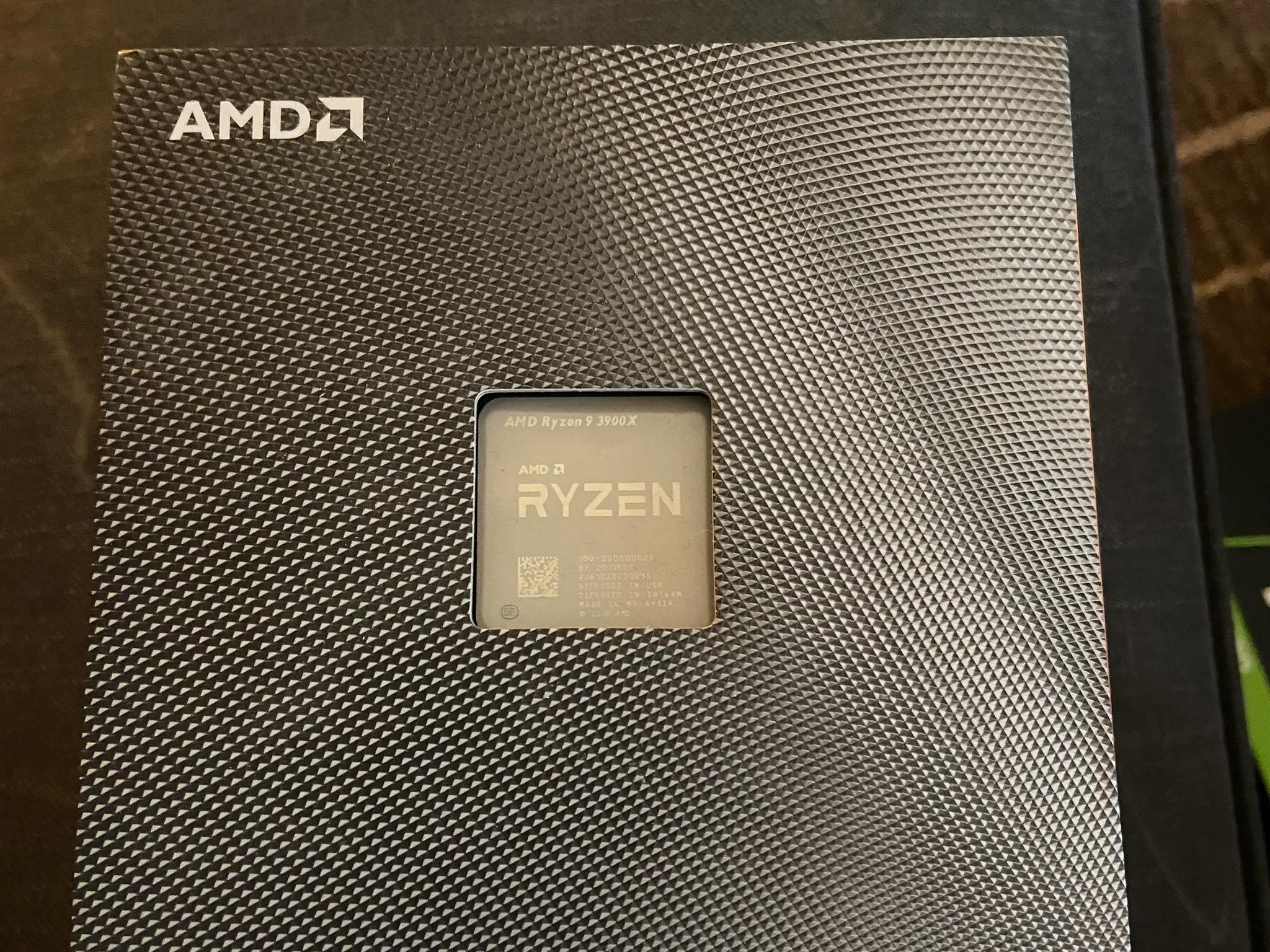 Ryzen 9 3900X 12 Cores AM4 with stock cooler