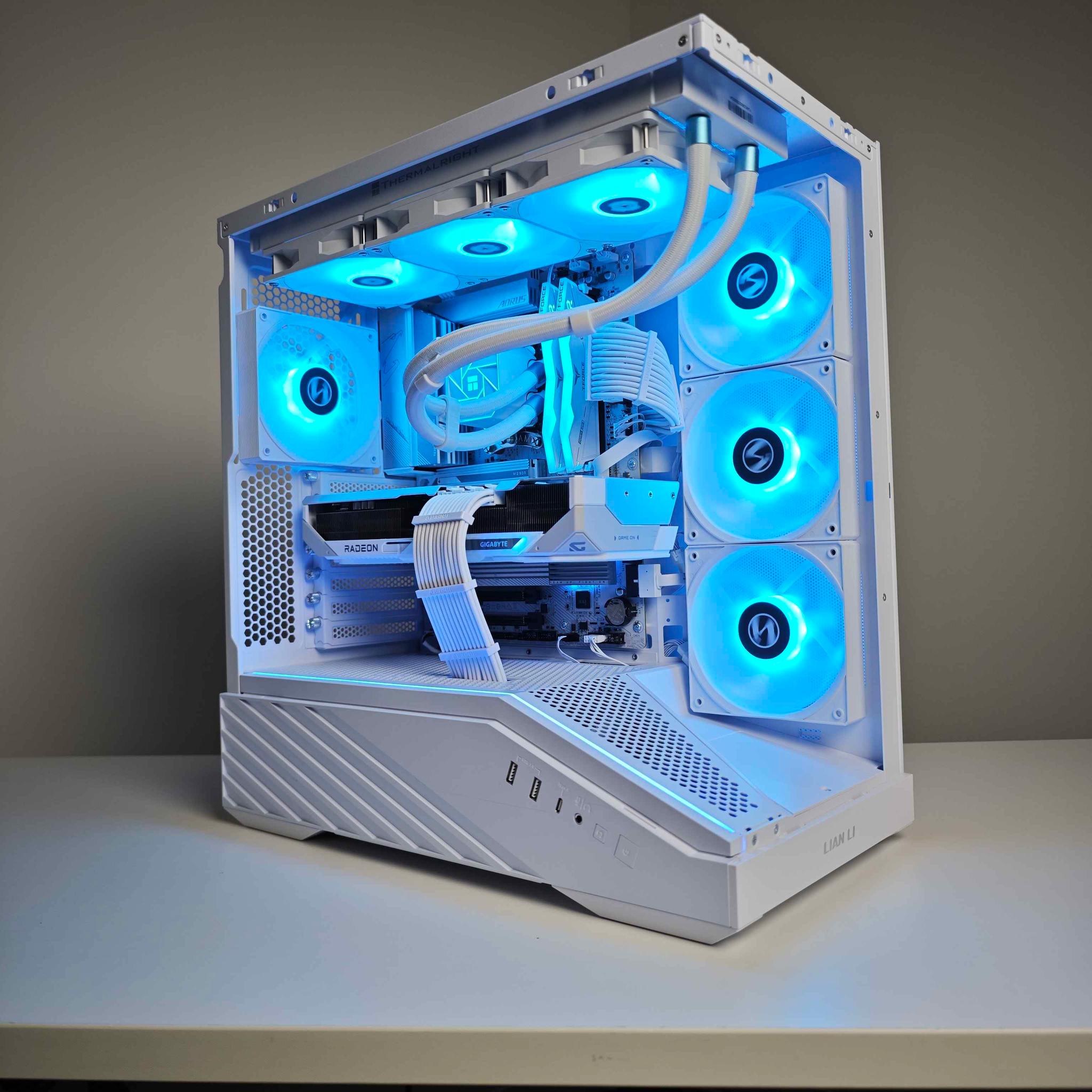 1440p All White Gaming PC - Ryzen 5 7500X3D - RX 9070XT - 4TB SSD