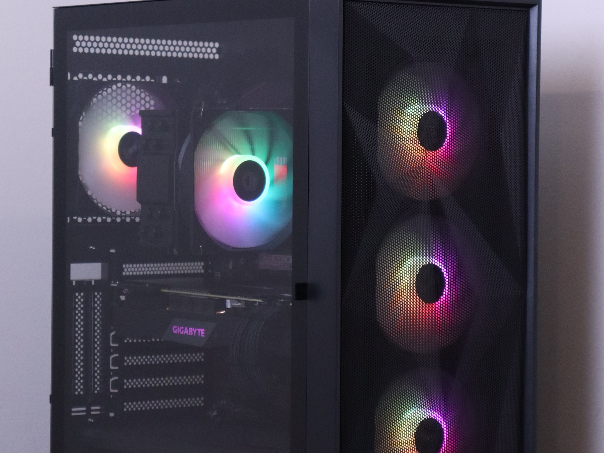 Black RGB Gaming PC | Ryzen 5 3600 - RTX 2070 Super - 1TB SSD