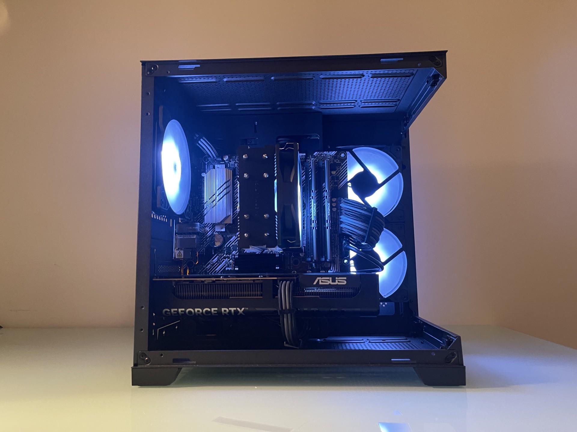 New Black and Silver RTX 5060 PC | Ryzen 5 * 1TB NVME SSD * 650w PSU