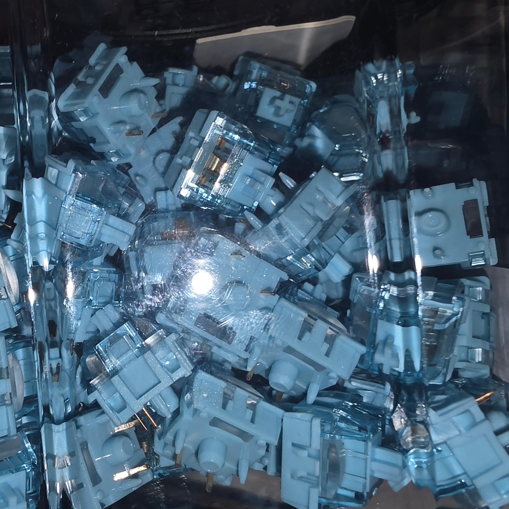 Akko v5 creamy blue tactile keyboard switches