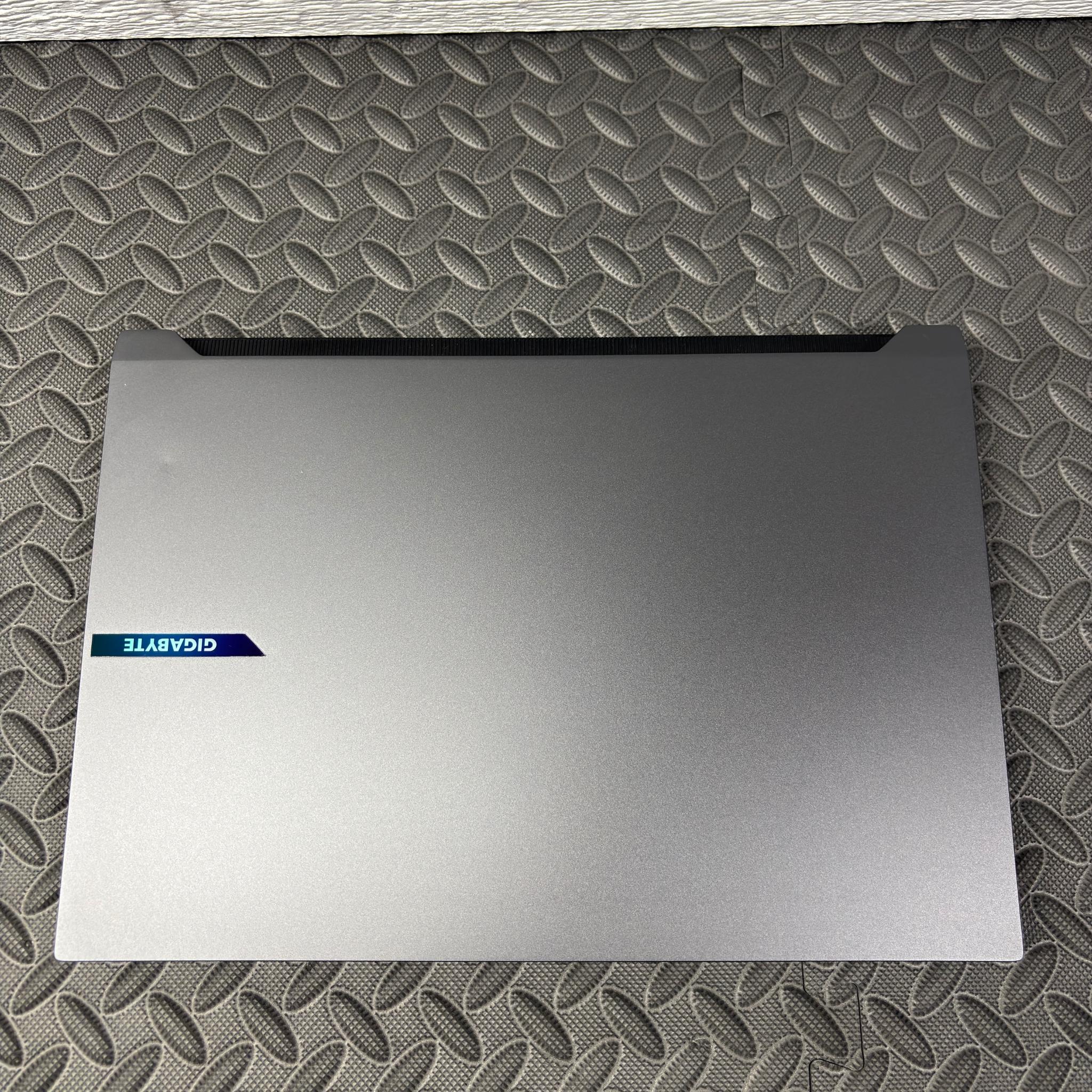 GIGABYTE - AERO X16 WQXGA - AMD Ryzen Al 7 350 - 1TB SSD - 32GB RAM - RTX 5070