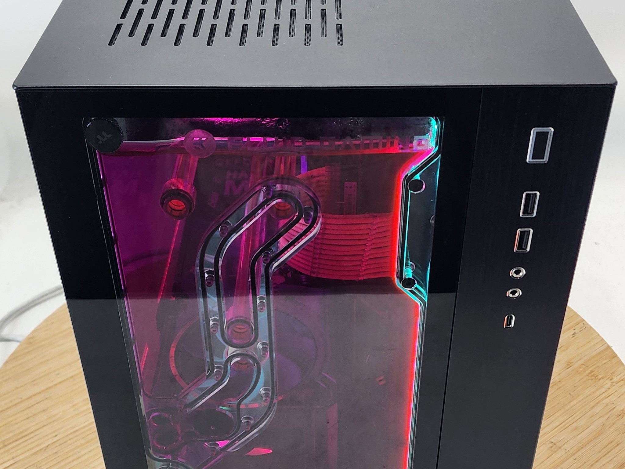 Gaming PC Ryzen 7 9800X3D 32GB RAM 2TB SSD RTX 5080 16GB Windows 11 Computer