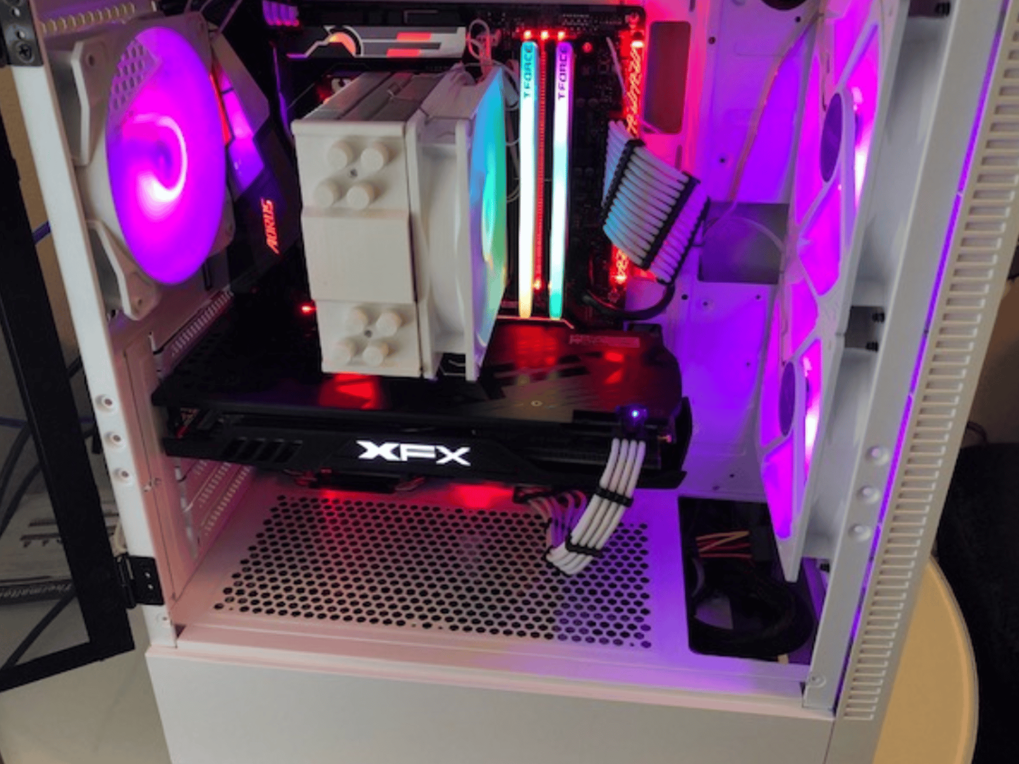 Budget 1080p all games White RGB PC | i3 8100 | rx 480 | 16gb ram | 1TB ssd