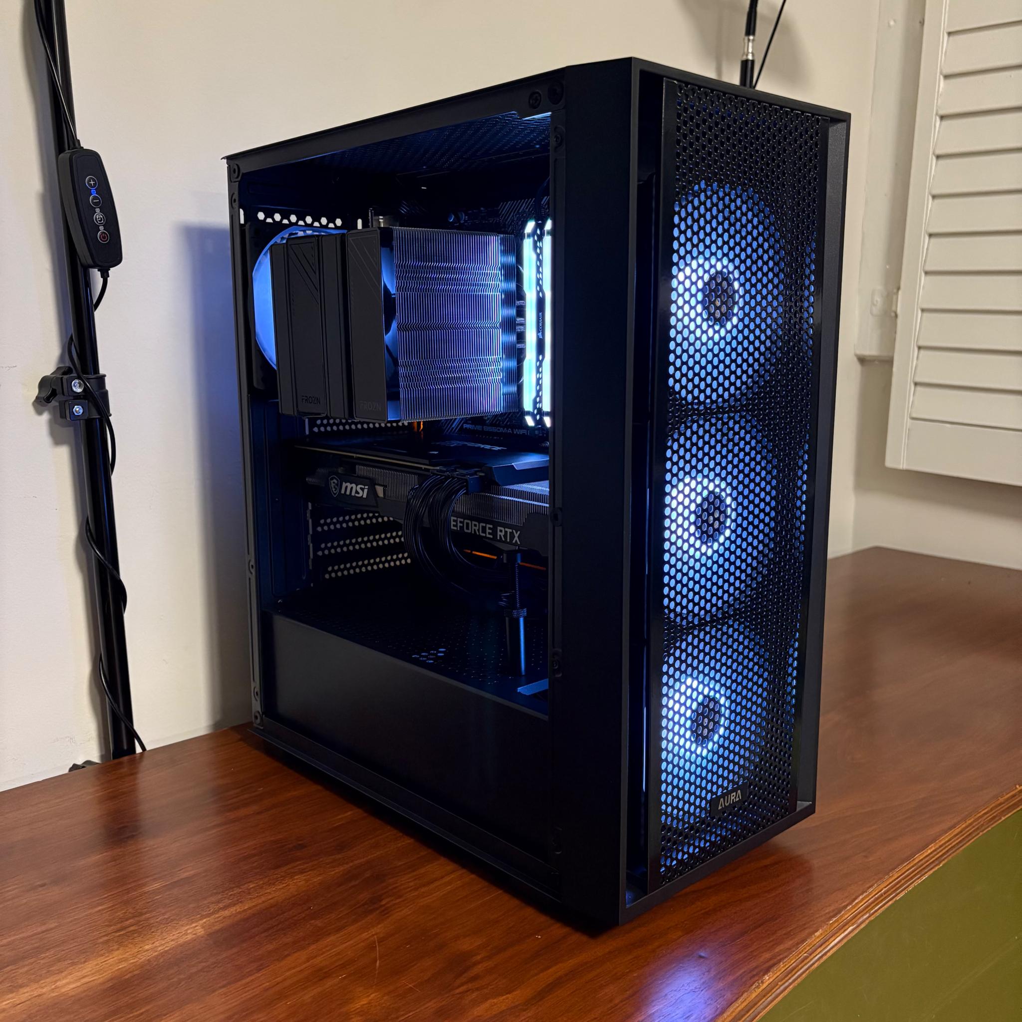 RTX 3070 | Ryzen 9 5900X | 32GB DDR4 | 1TB SSD | 700W PSU | 4 x Fans