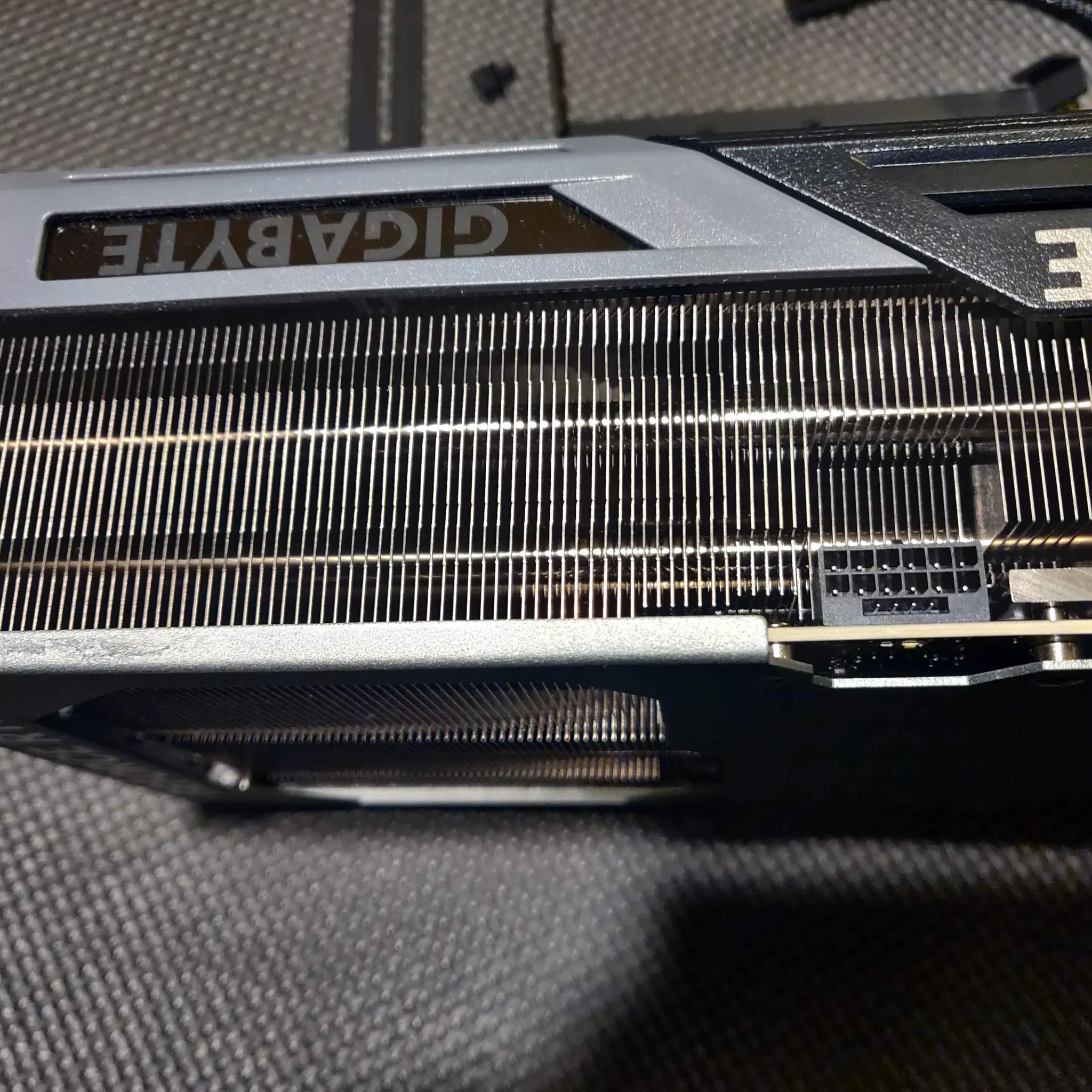 Gigabyte RTX 4090 Gaming OC 24G - used in box