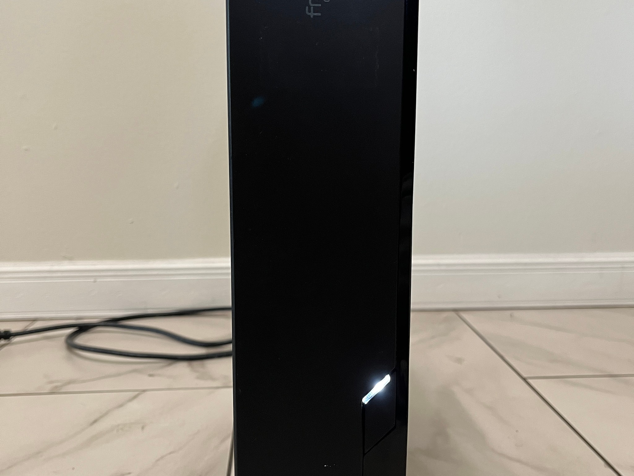 NVIDIA RTX 2060, Intel Core i3-9100f, 16GB RAM, 512GB SSD - Console Sized Gaming PC w/ Wi-Fi & BT