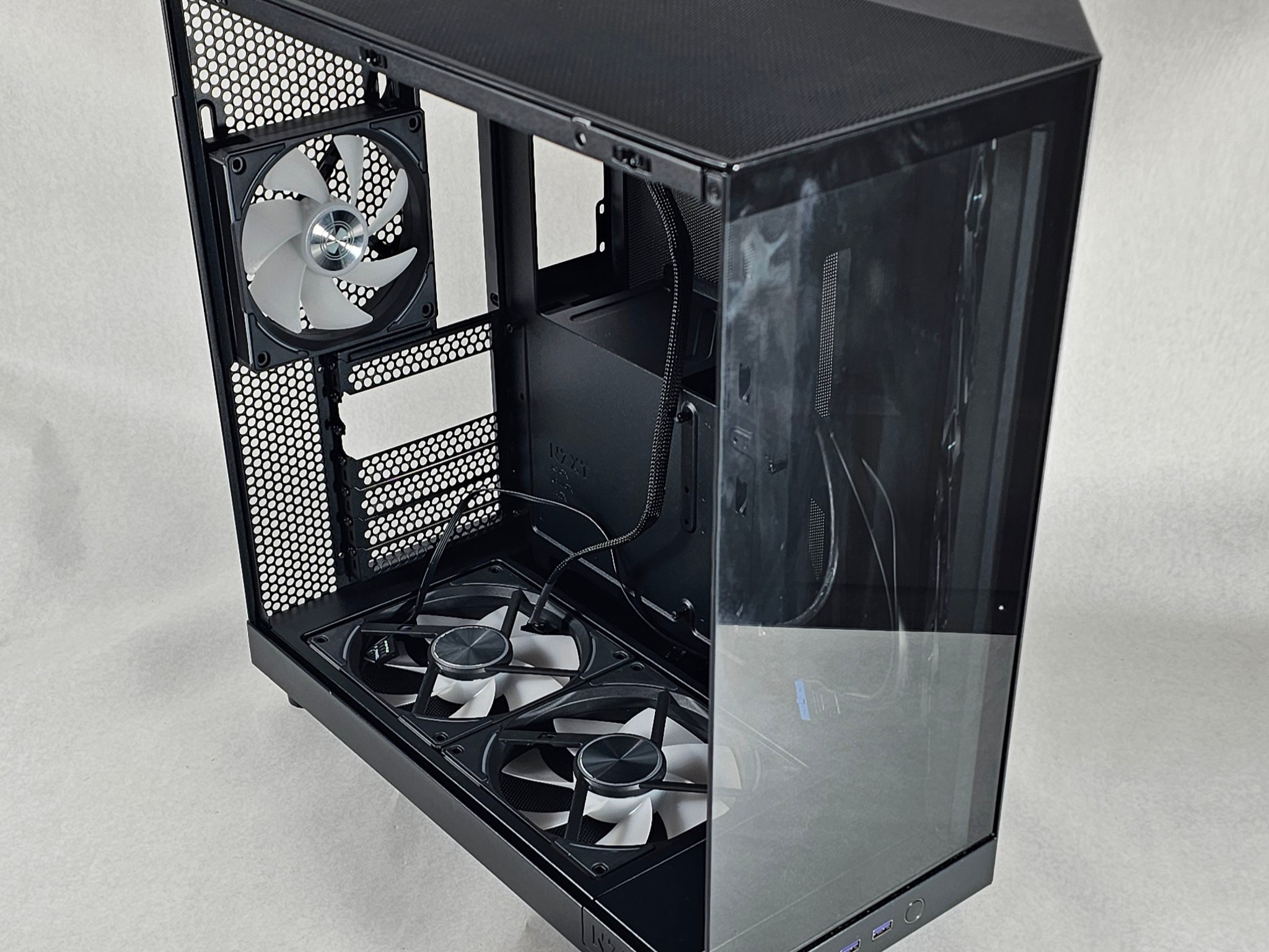 PC Case with Tempered Glass and 6 RGB Fans