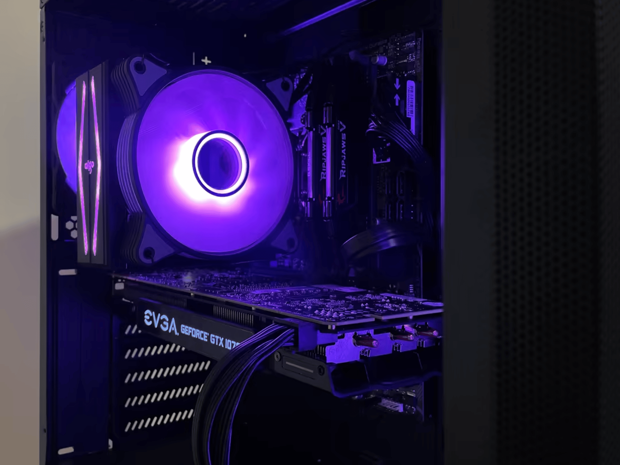 Royal Lavender / Gtx 1070 8gb, Intel 10th Gen PC