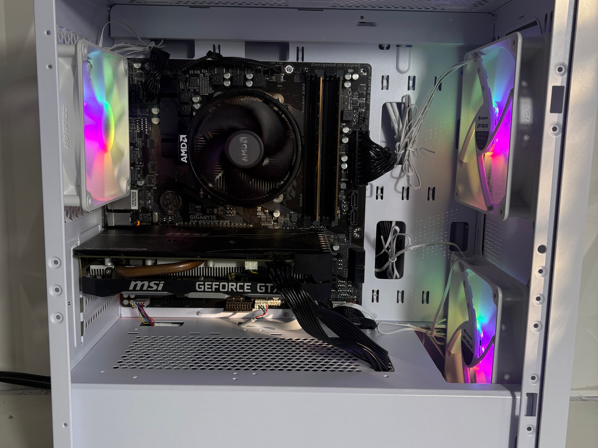 Glacier Valley - AMD Ryzen 5 2400G, GTX 1660 Super, 16GB DDR4, 960GB SSD