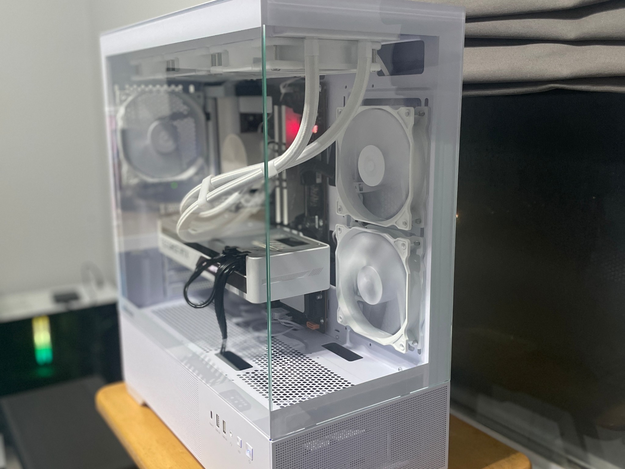 QX-01: White Nova