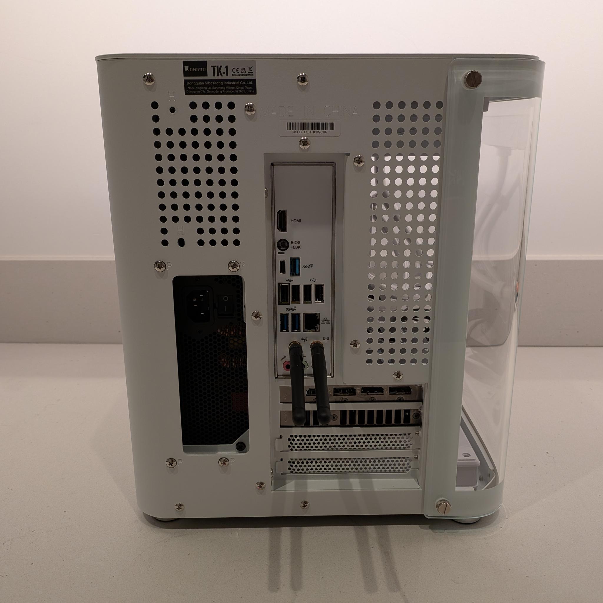 Bomb Devil Snow - RTX 5070, Ryzen 5 9600X, 32 GB DDR5 RAM, 2 TB Gen 5 NVME, RGB, Liquid Cooled