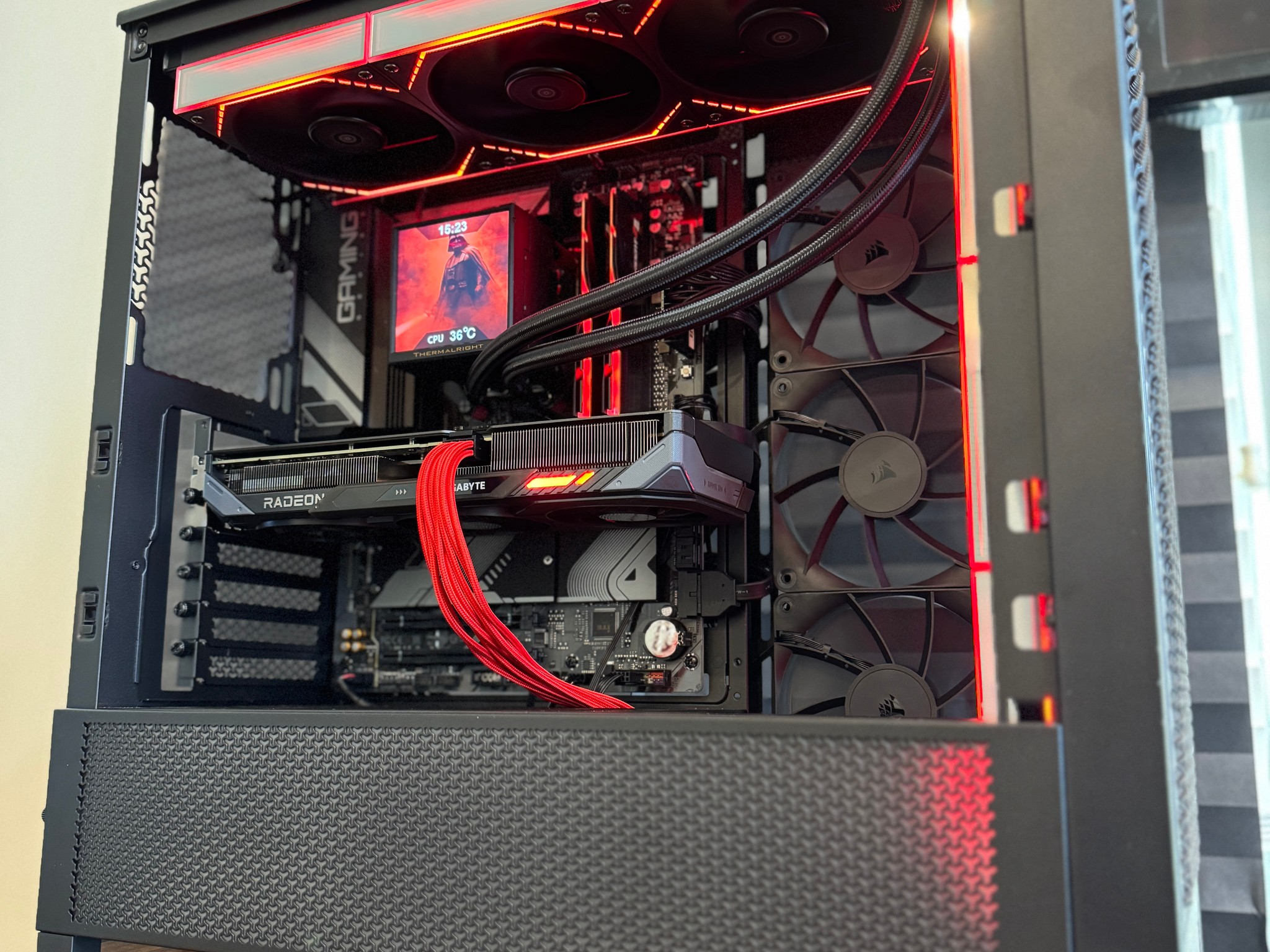 9060t 16gb, 32gb DDR5, 7600x Gaming pc