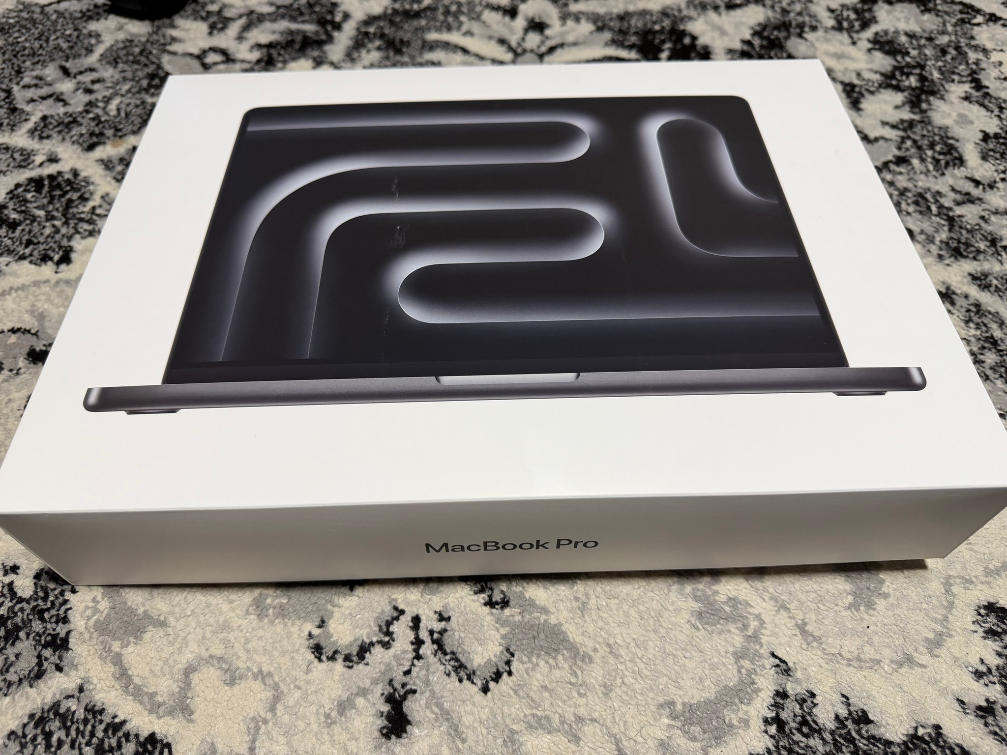 MacBook Pro M3 Pro - 18GB RAM - 512GB SSD - 14 inch - Black