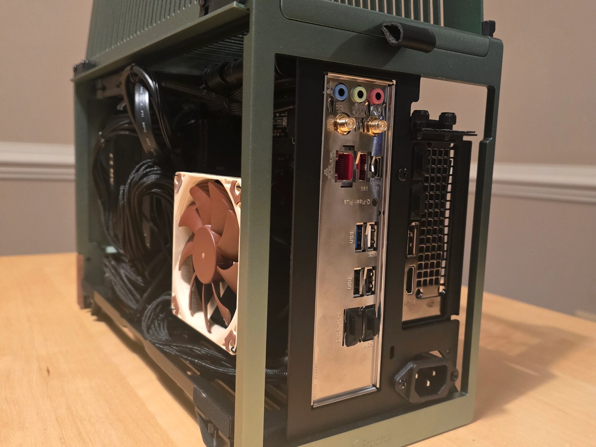1440p Compact "Jade Badger V2" | Eats through Fortnite and AAA Games | Nvidia RTX 4060Ti 16GB
