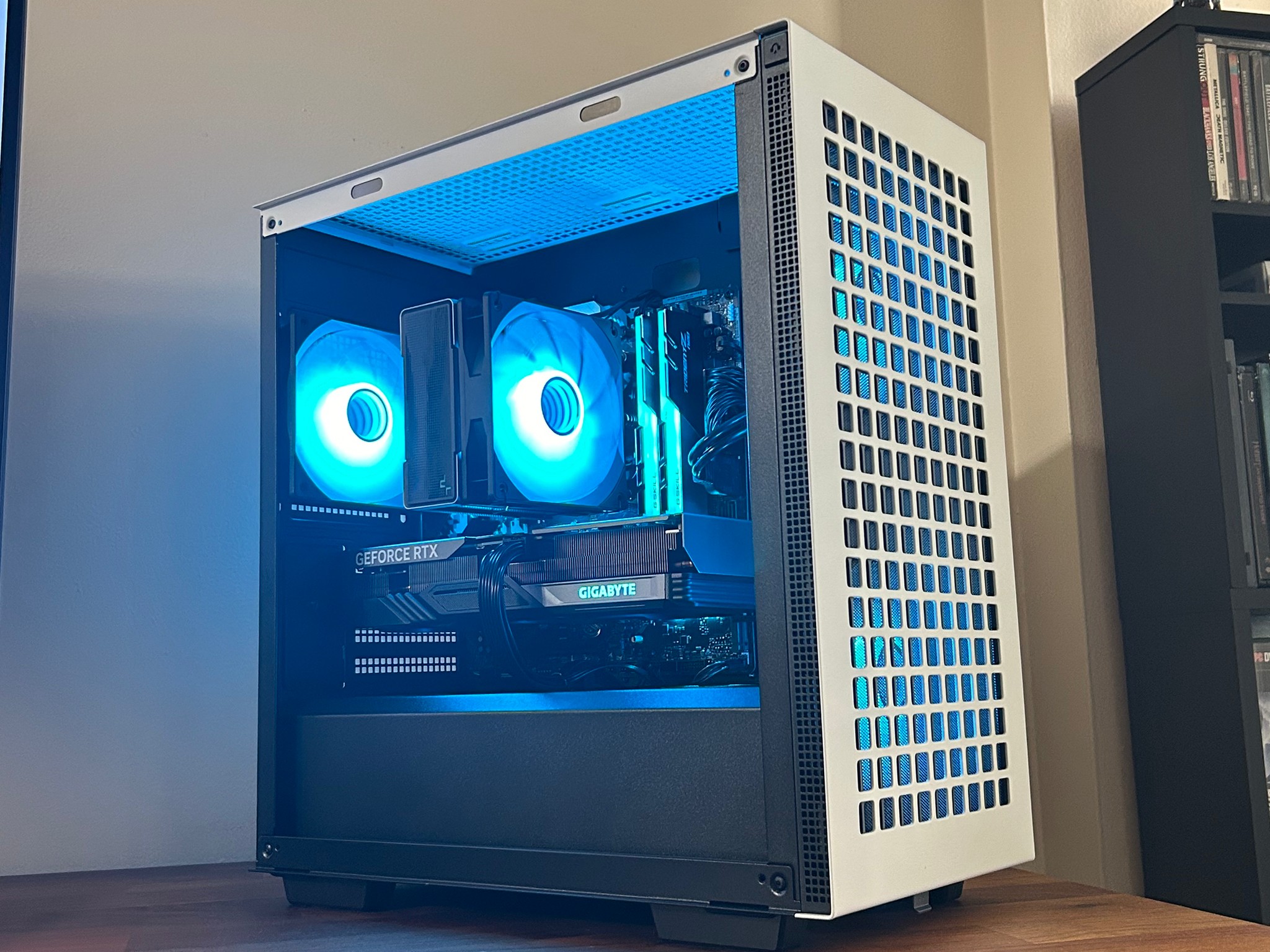 **SALE** RTX 4060ti | Ryzen 5 5600x | 32GB DDR4 | WI-FI | The Mini Legend V10