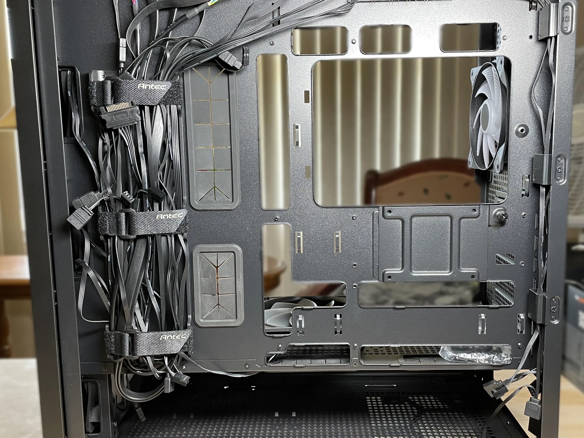 LIKE NEW! Antec FLUX PC Chassis - Black + Upgraded RGB Fans