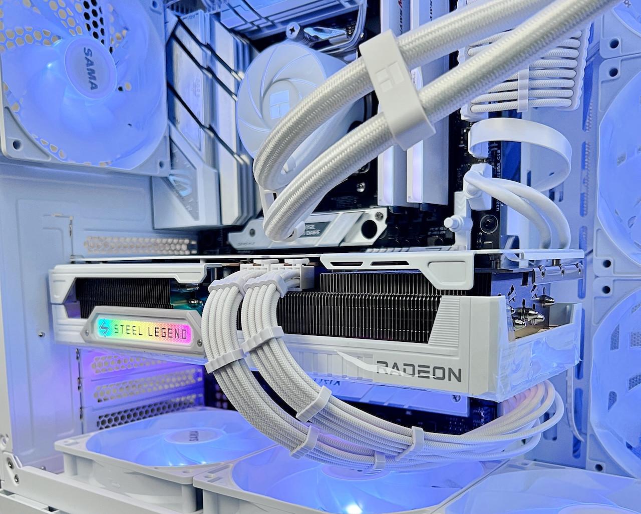 White RX 9070 XT Ryzen 7 7700X 32GB DDR5 2TB M.2 Win 11 Pro Gaming PC