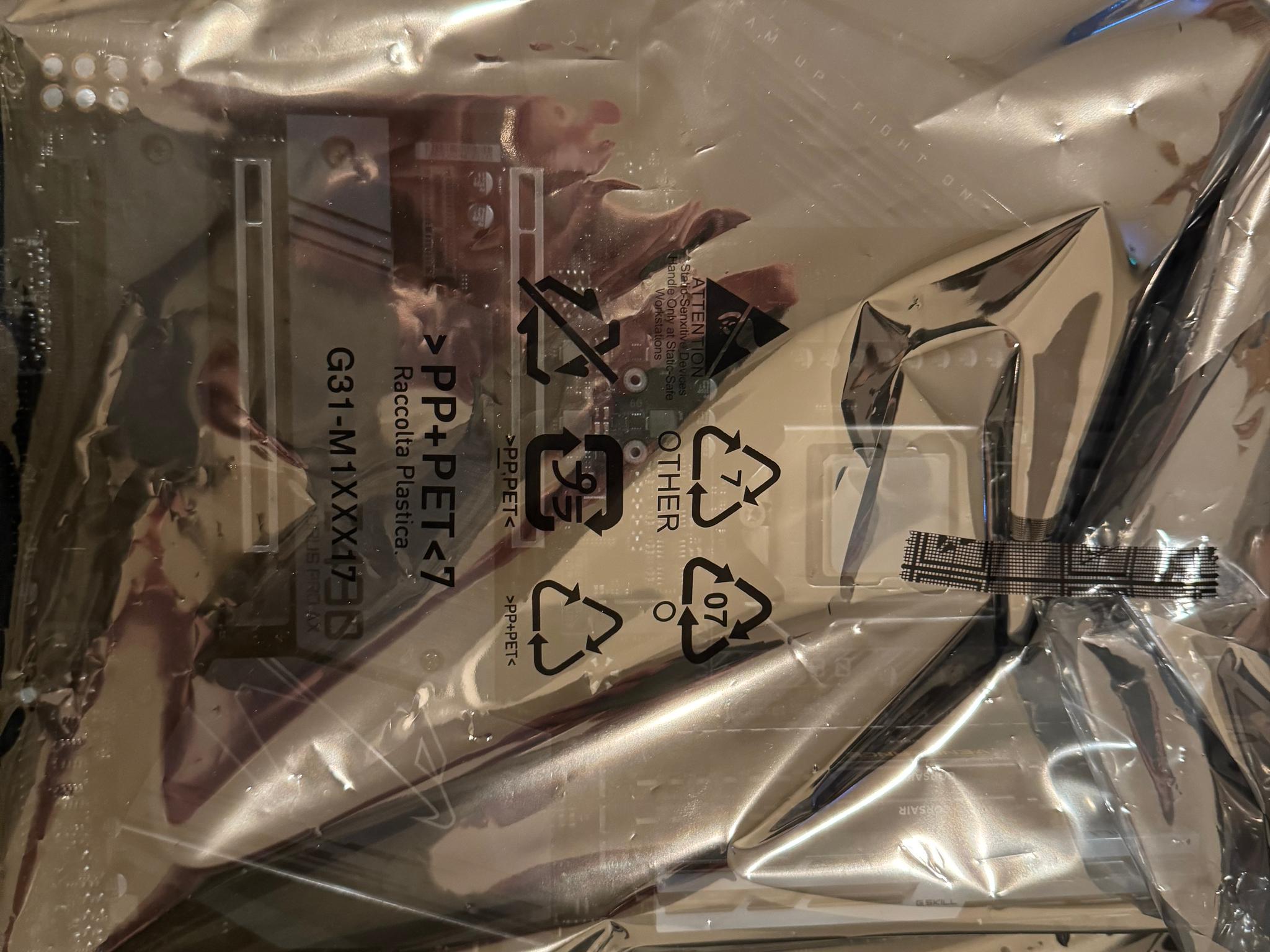 Gigabyte Z490 Aorus Pro AX (Wi-Fi 6) + Intel Core i5-10400 Combo + Optional 32GB RAM