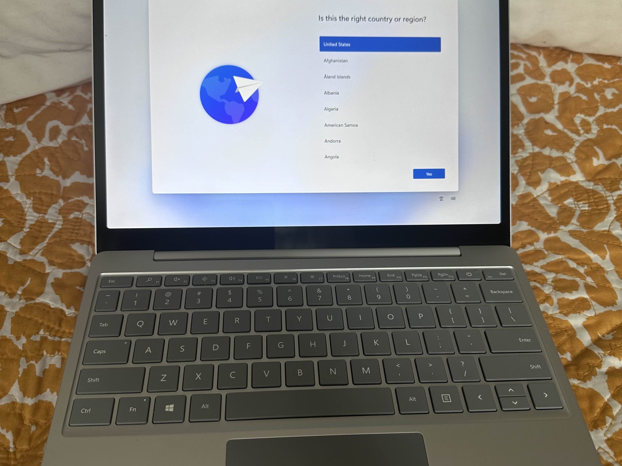 Microsoft Surface Laptop Go 12." i5 10th gen, 64gb SSD, 4gb RAM, Win 11