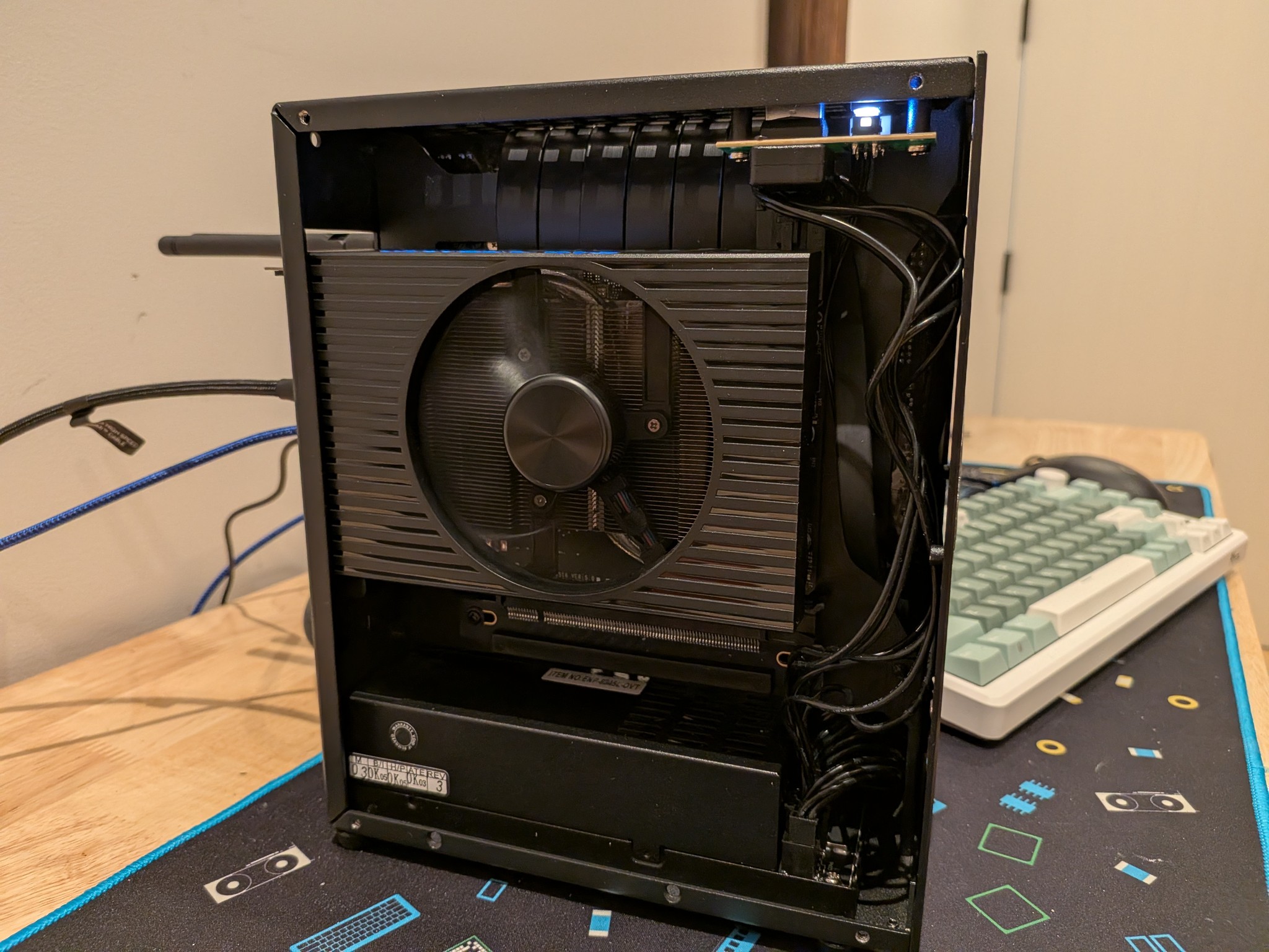 1080p Adventurer - RTX 4060, Ryzen 5 5600X, 32 GB DDR4 RAM, 1 TB Gen 4 NVME