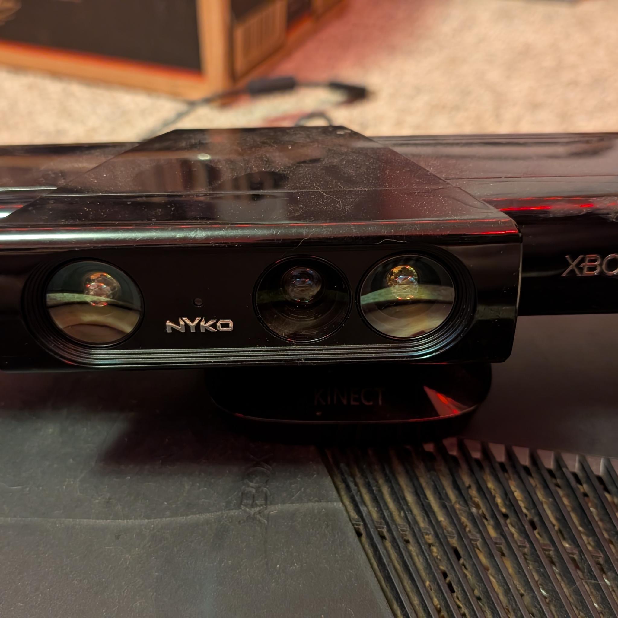 Xbox 360 Slim (w/ 250GB HDD)
