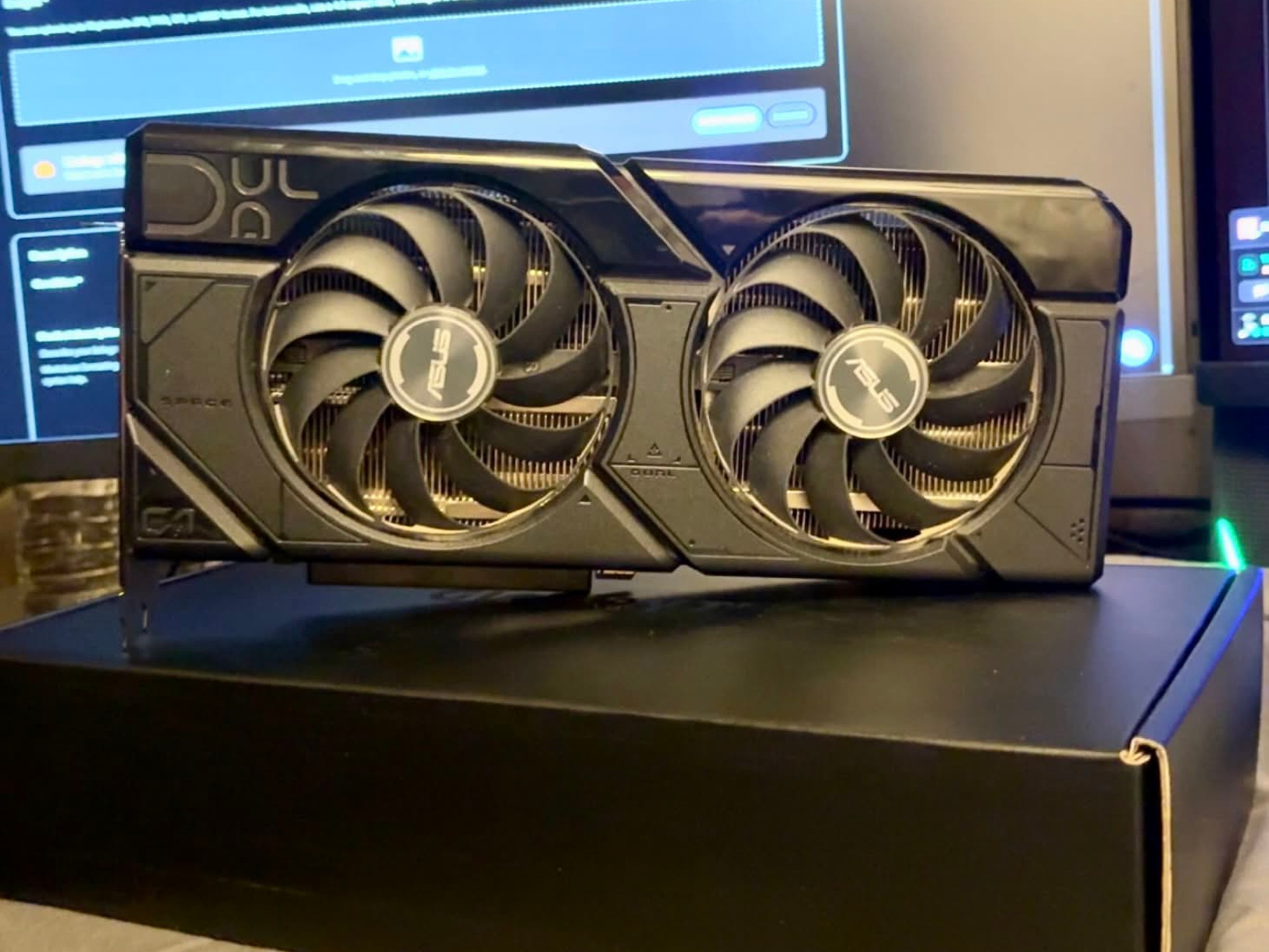 ASUS DUAL OC Radeon RX 7800 XT