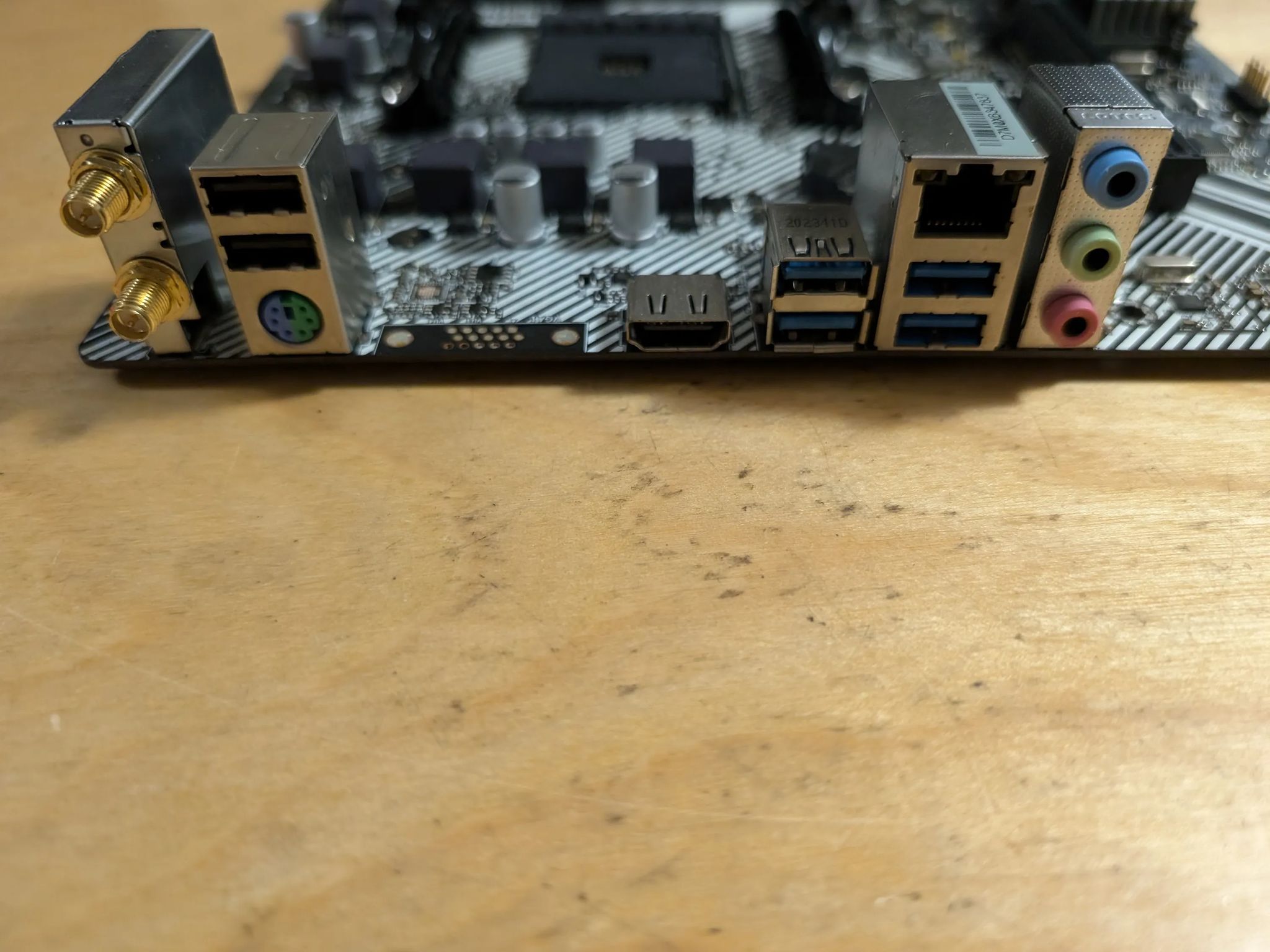 *READ* AsRock A320M/ac matx + 8gb ddr4
