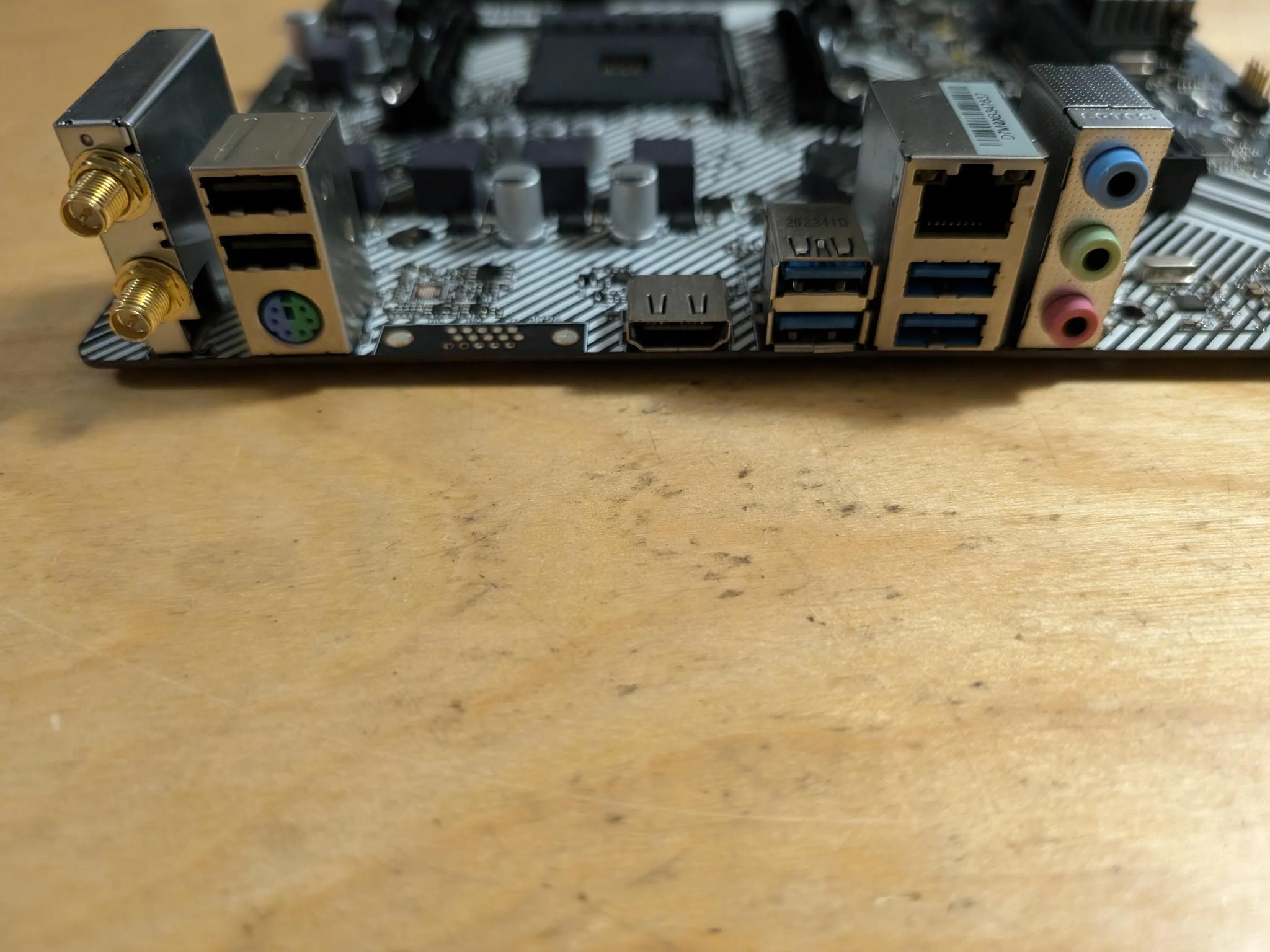 *READ* AsRock A320M/ac matx + 8gb ddr4