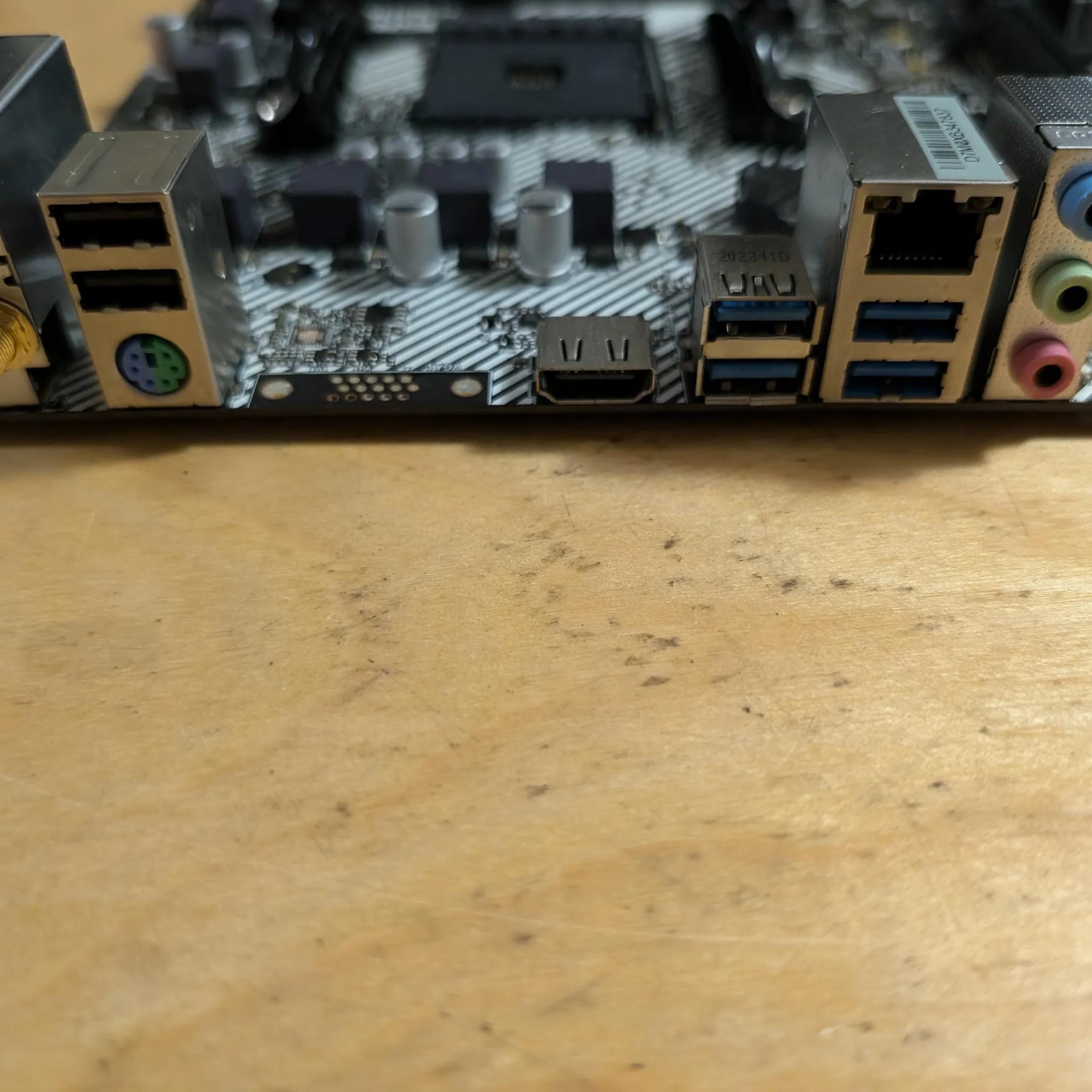 *READ* AsRock A320M/ac matx + 8gb ddr4