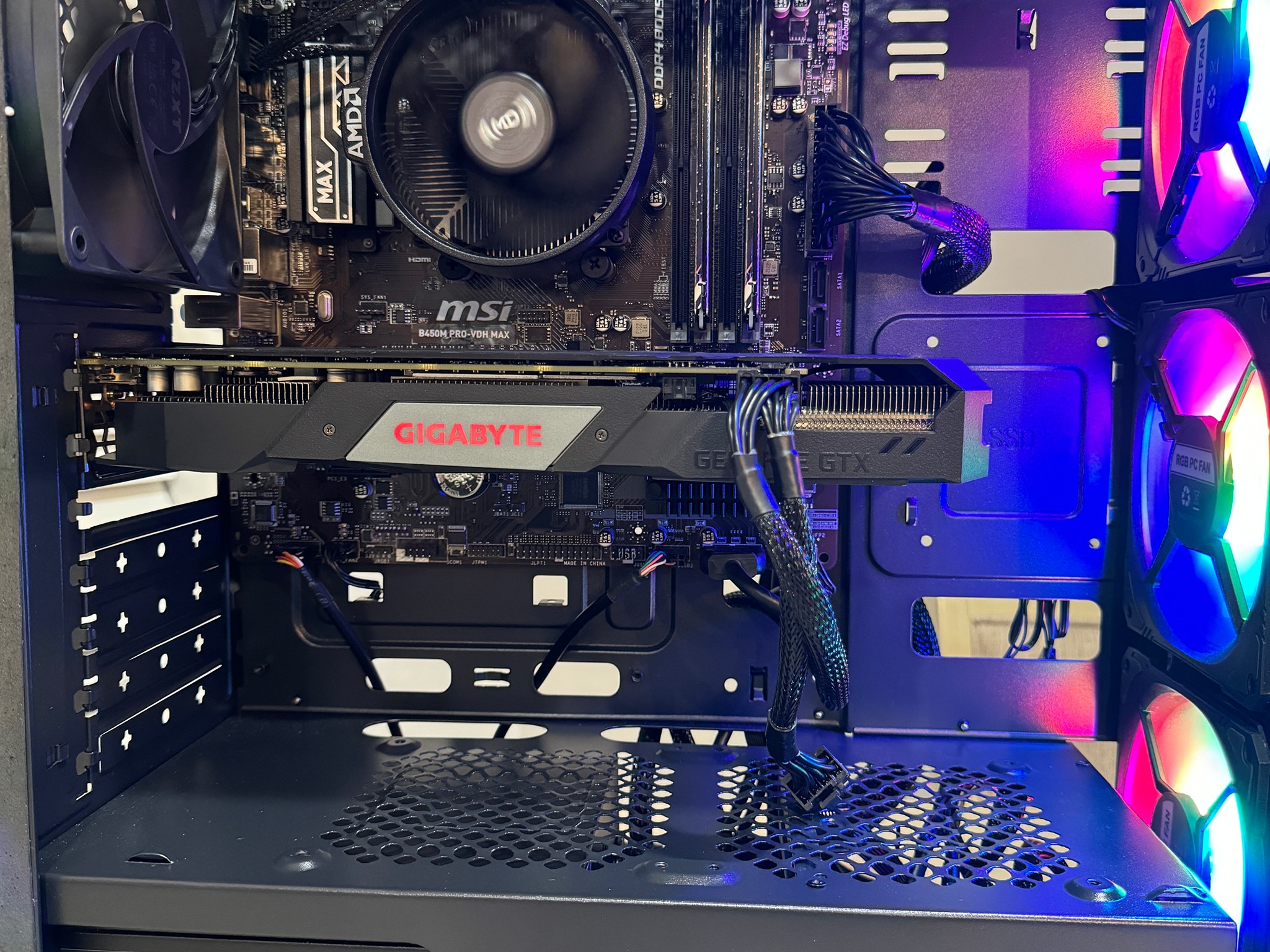 🔥Awesome performance pc🔥- Ryzen 5 / GeForce GTX 1660 Super OC/ 16 GB DDr4 / 1TB SSD