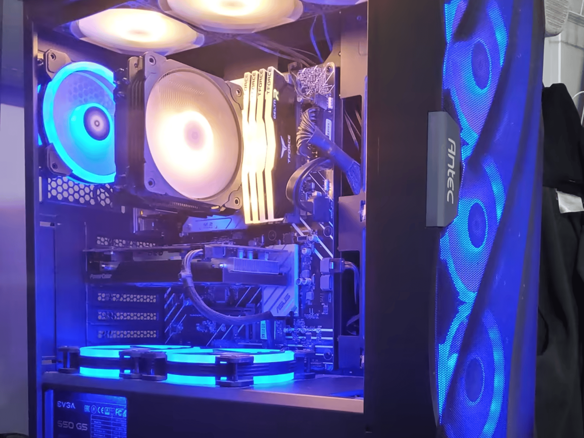 "Telesto" Mid Tier Gaming PC