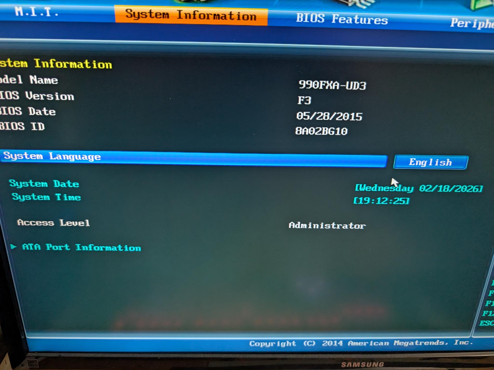 Gigabyte 990FXA-UD3 / AMD FX8320 / 16GB DDR3 / R9 270x 4GB